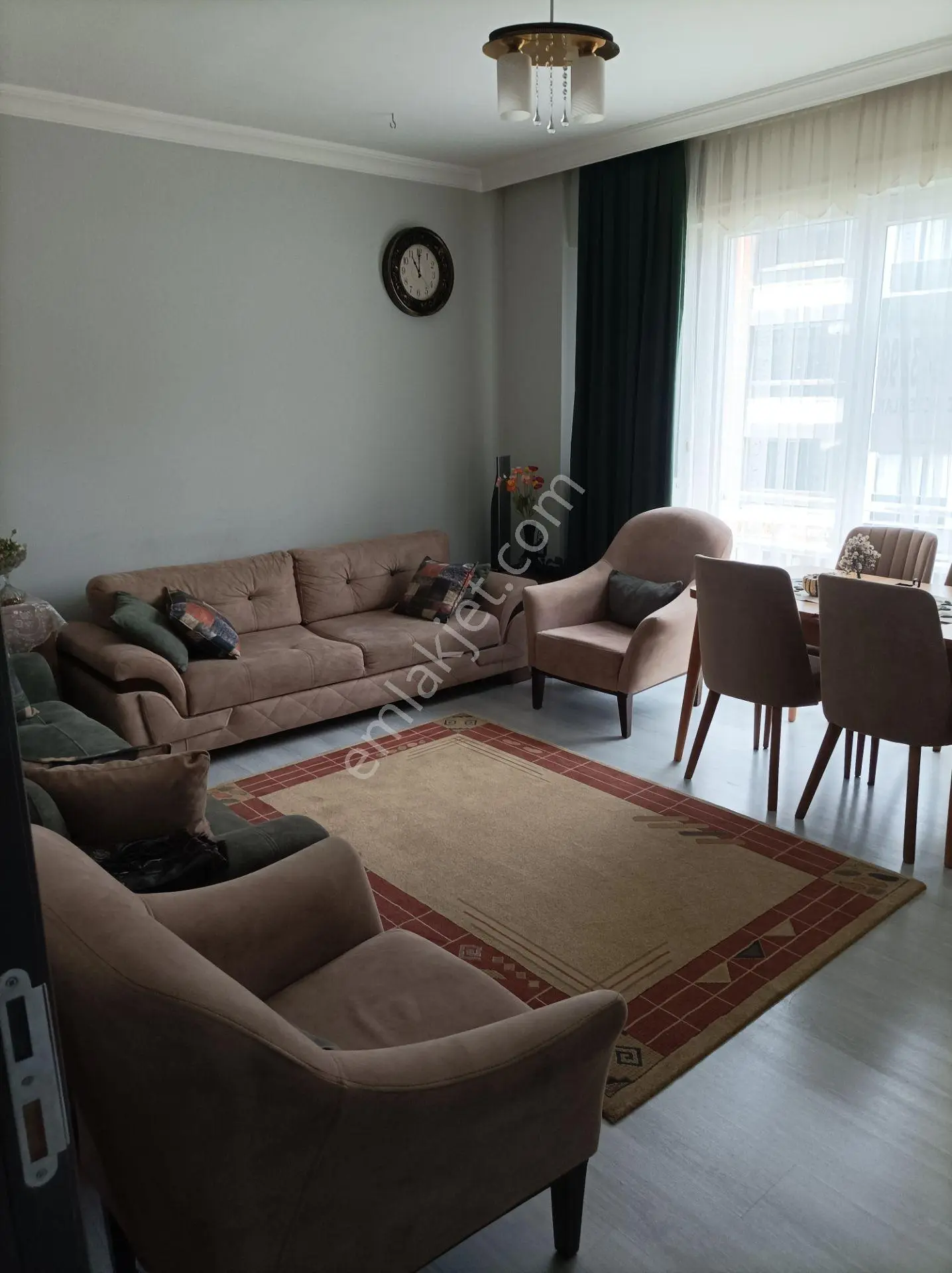 Yardımcı Emlaktan Hacılarda Site İçi Satılık 2+1 Daire — fotoğraf 2
