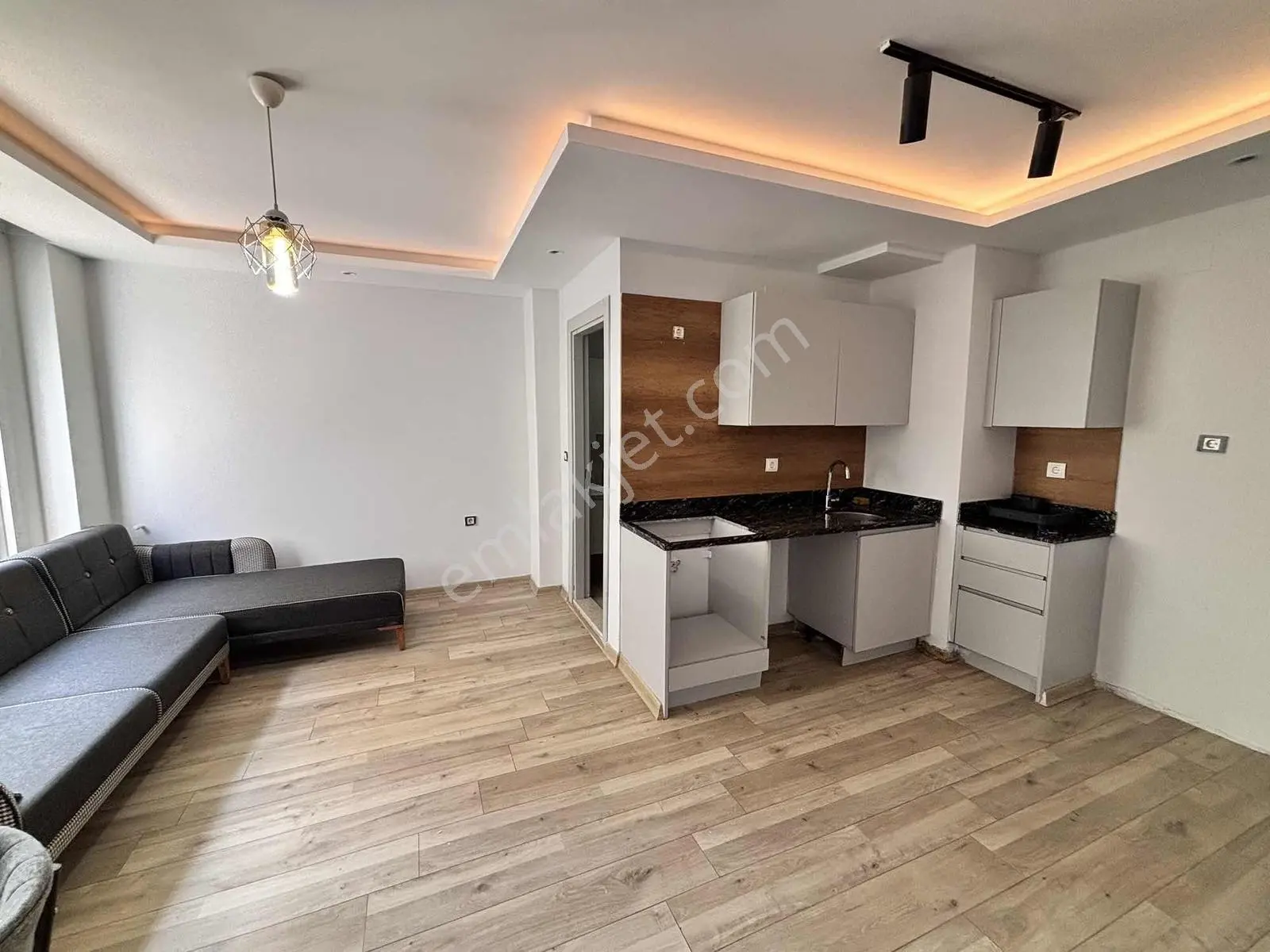 Gültepe'de~sıfır~eşyalı~1+1~lüx~btü~üniversite~yakını~az~katlı — fotoğraf 4