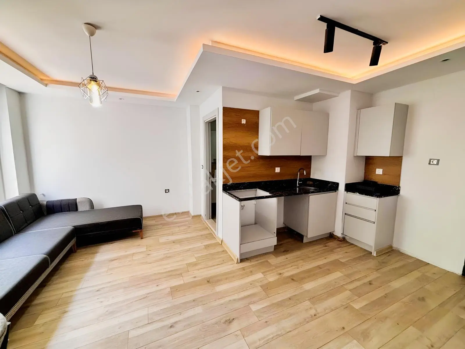 Gültepe'de~sıfır~eşyalı~1+1~lüx~btü~üniversite~yakını~az~katlı — fotoğraf 5