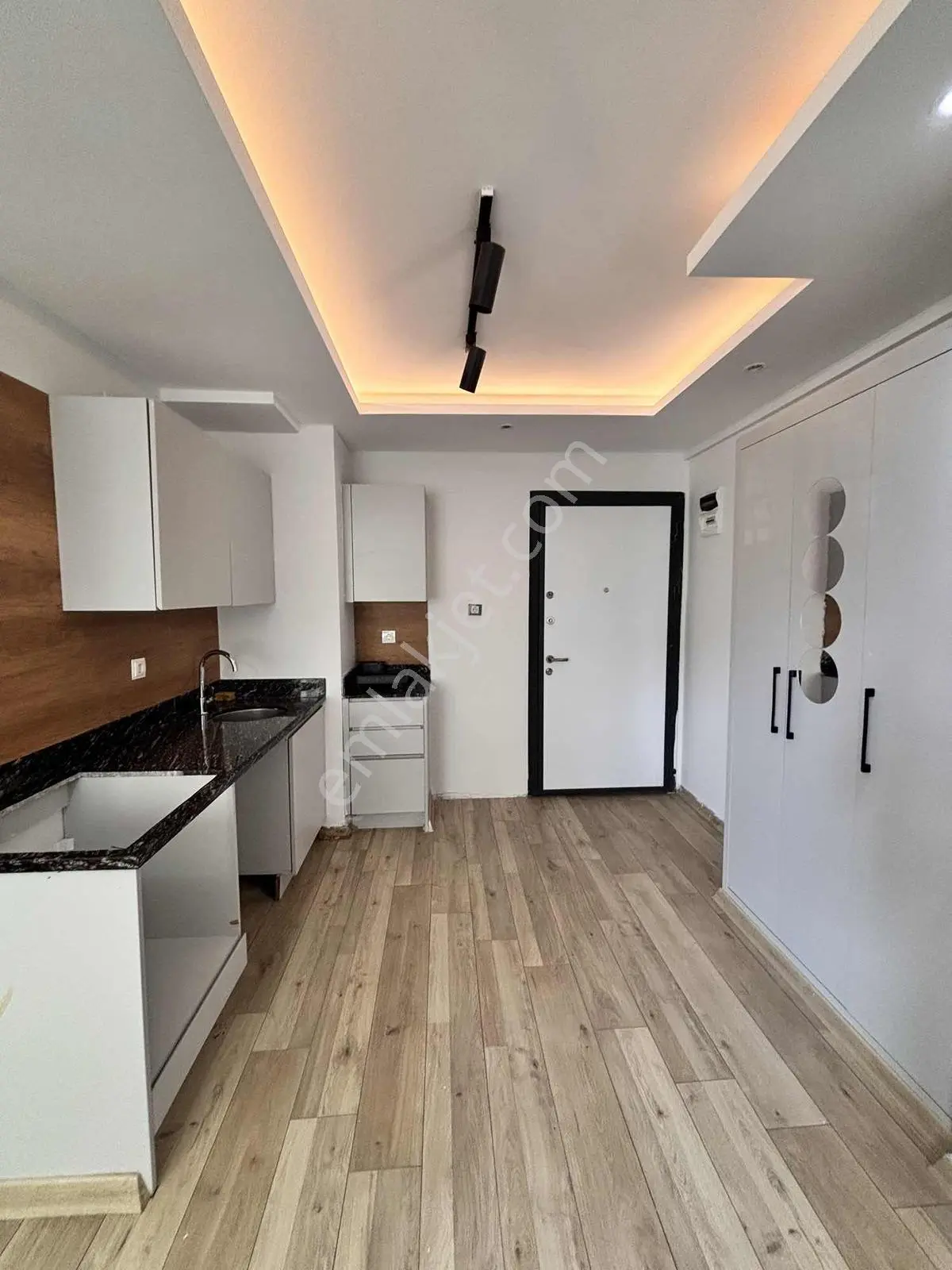 Gültepe'de~sıfır~eşyalı~1+1~lüx~btü~üniversite~yakını~az~katlı — fotoğraf 8