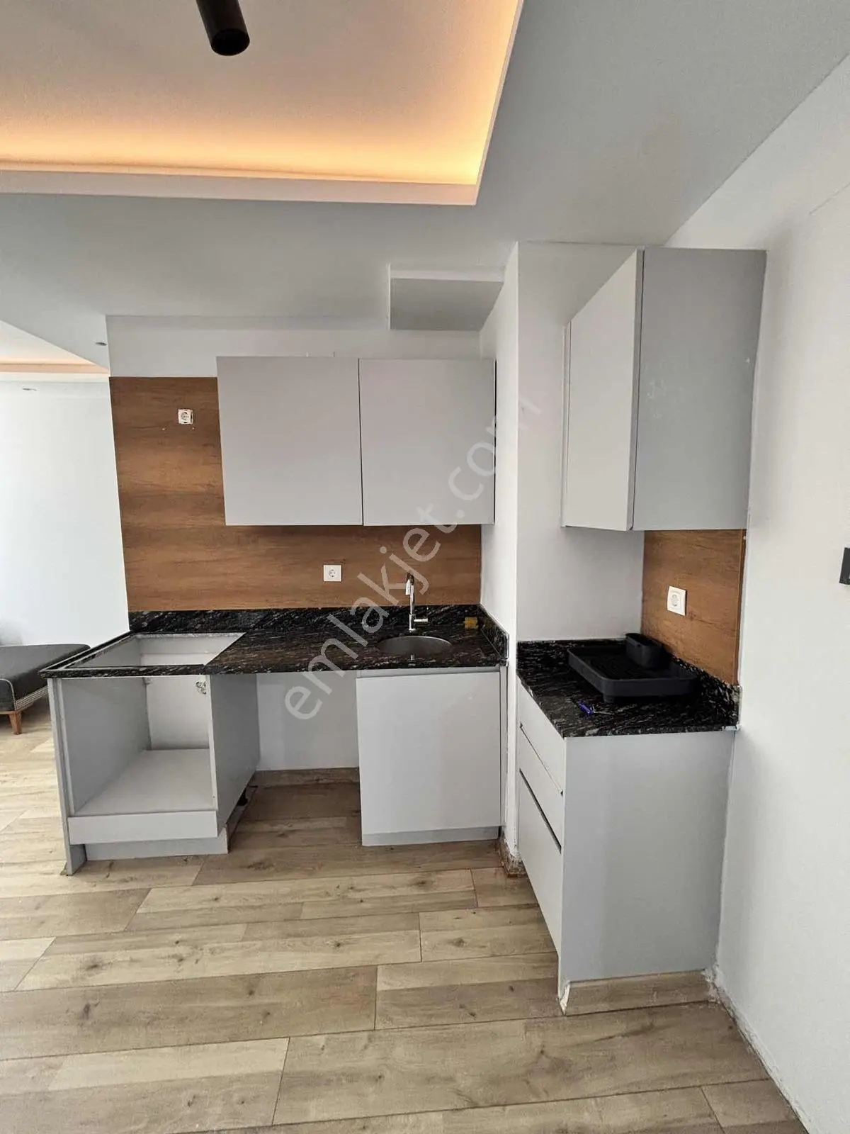 Gültepe'de~sıfır~eşyalı~1+1~lüx~btü~üniversite~yakını~az~katlı — fotoğraf 14