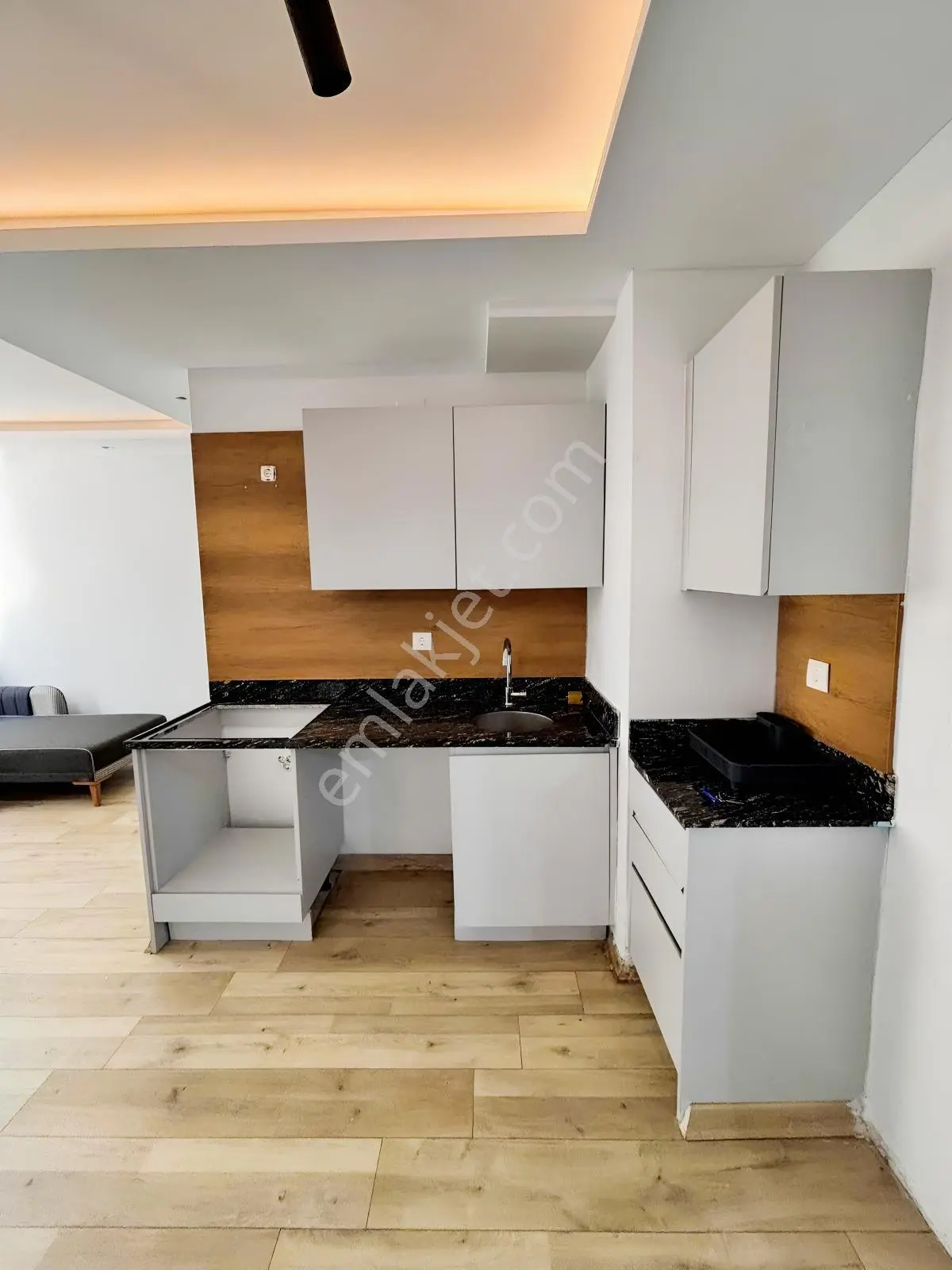 Gültepe'de~sıfır~eşyalı~1+1~lüx~btü~üniversite~yakını~az~katlı — fotoğraf 16