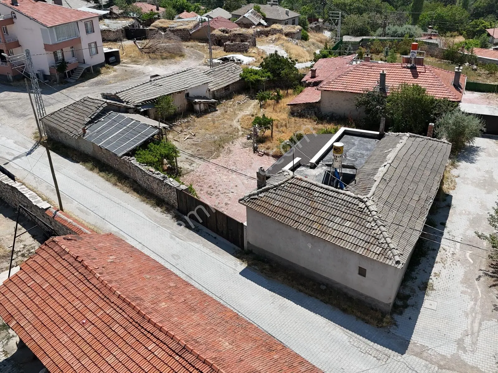 İşyapar'Dan Karadiğinderesinde 839 M Köşe Parsel Üzerinde Bahçe