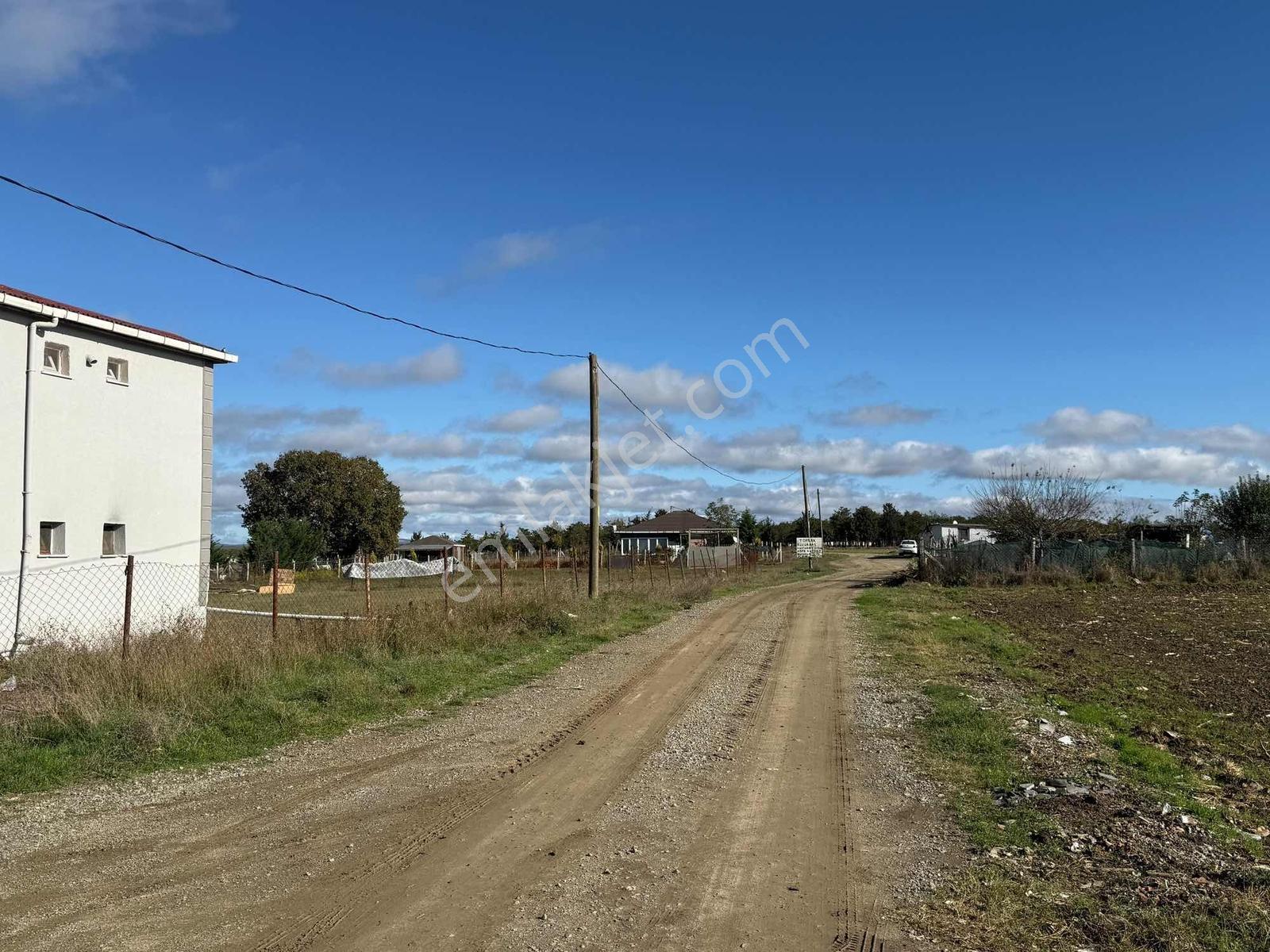 Var'dan Çerkezköy Bağlıkta 300m2 İmara Yakın Hisse — fotoğraf 10
