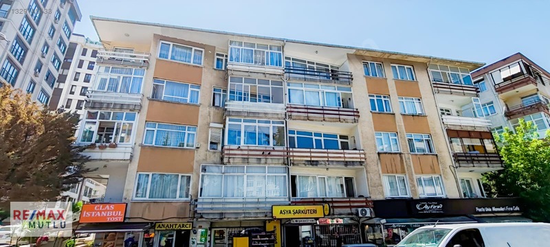Hızır Bey Caddesi Üzerinde Ön Kullanımlı 40 M2 Satılık Dükkan