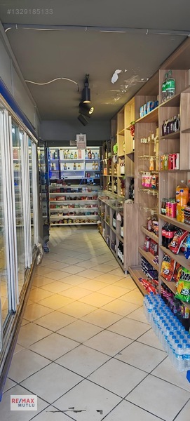 Hızır Bey Caddesi Üzerinde Ön Kullanımlı 40 M2 Satılık Dükkan — fotoğraf 3