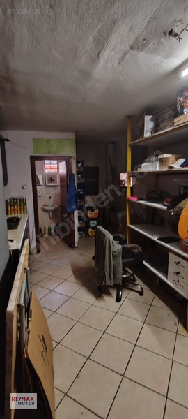 Hızır Bey Caddesi Üzerinde Ön Kullanımlı 40 M2 Satılık Dükkan — fotoğraf 6