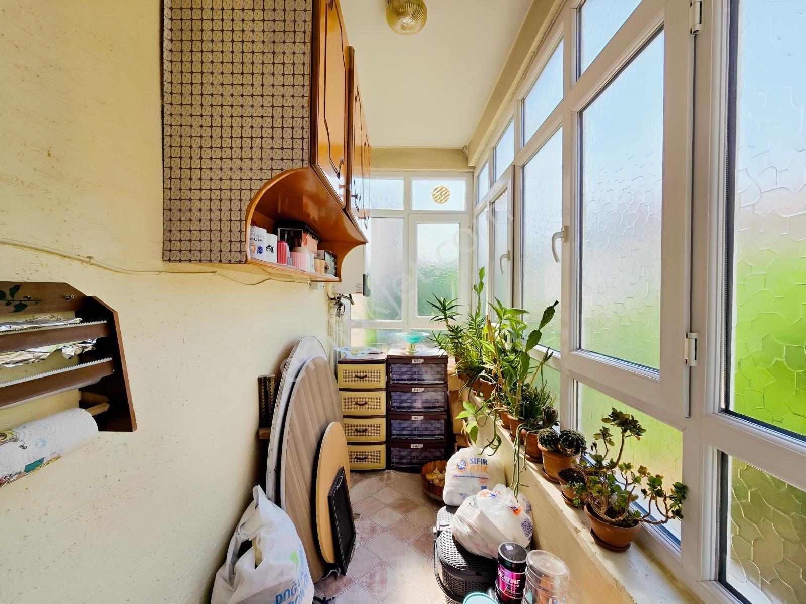 Sakarya Mahallesinde 3+1 Yalıtımlı Kat Mülkiyetli Geniş Daire — fotoğraf 3