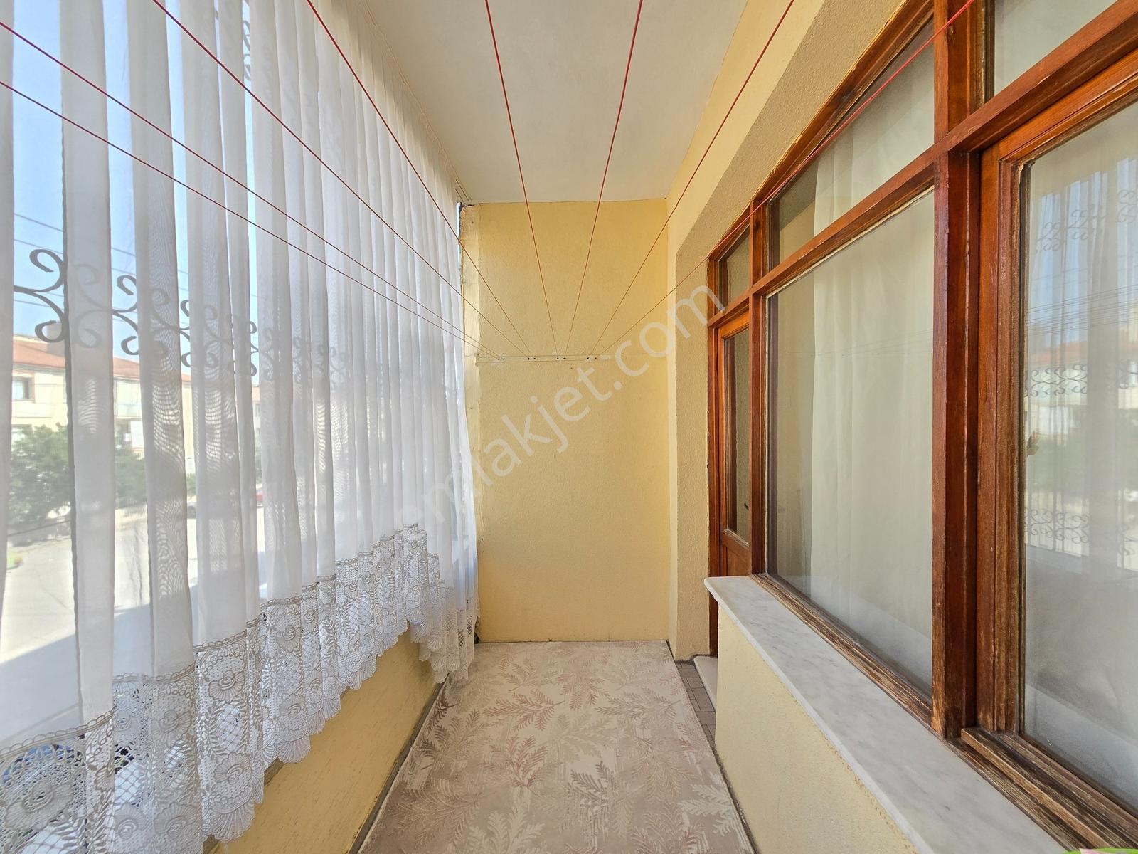 Sakarya Mahallesinde 3+1 Yalıtımlı Kat Mülkiyetli Geniş Daire — fotoğraf 7