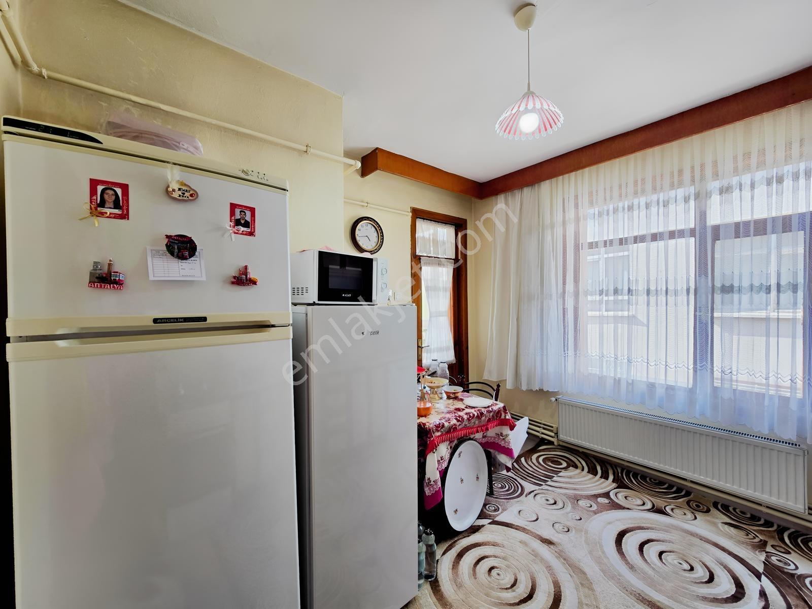 Sakarya Mahallesinde 3+1 Yalıtımlı Kat Mülkiyetli Geniş Daire — fotoğraf 12