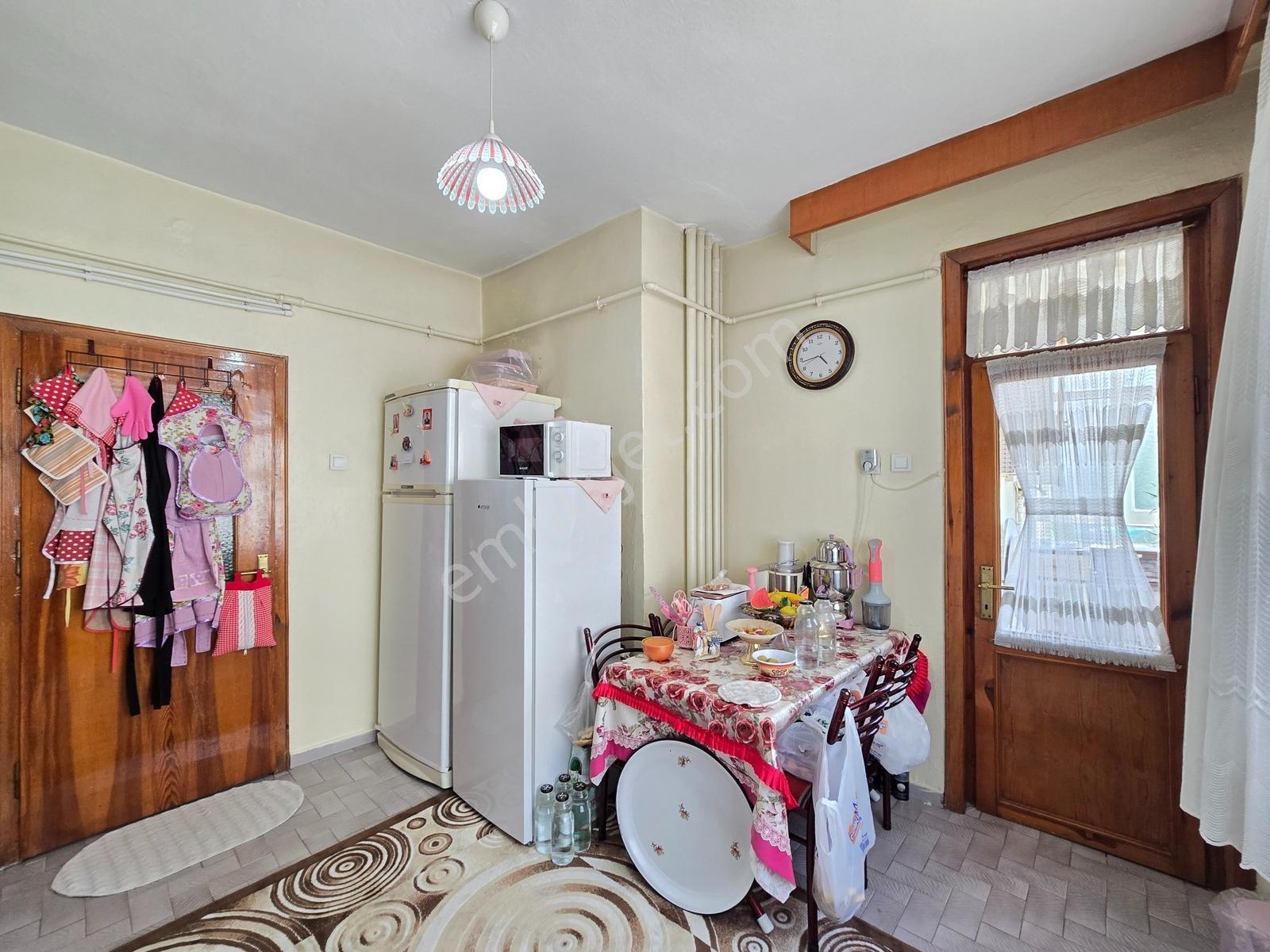 Sakarya Mahallesinde 3+1 Yalıtımlı Kat Mülkiyetli Geniş Daire — fotoğraf 13