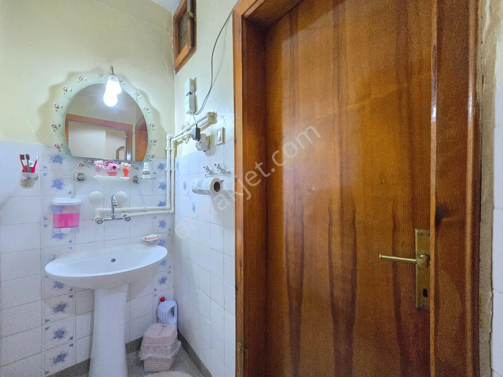 Sakarya Mahallesinde 3+1 Yalıtımlı Kat Mülkiyetli Geniş Daire — fotoğraf 51