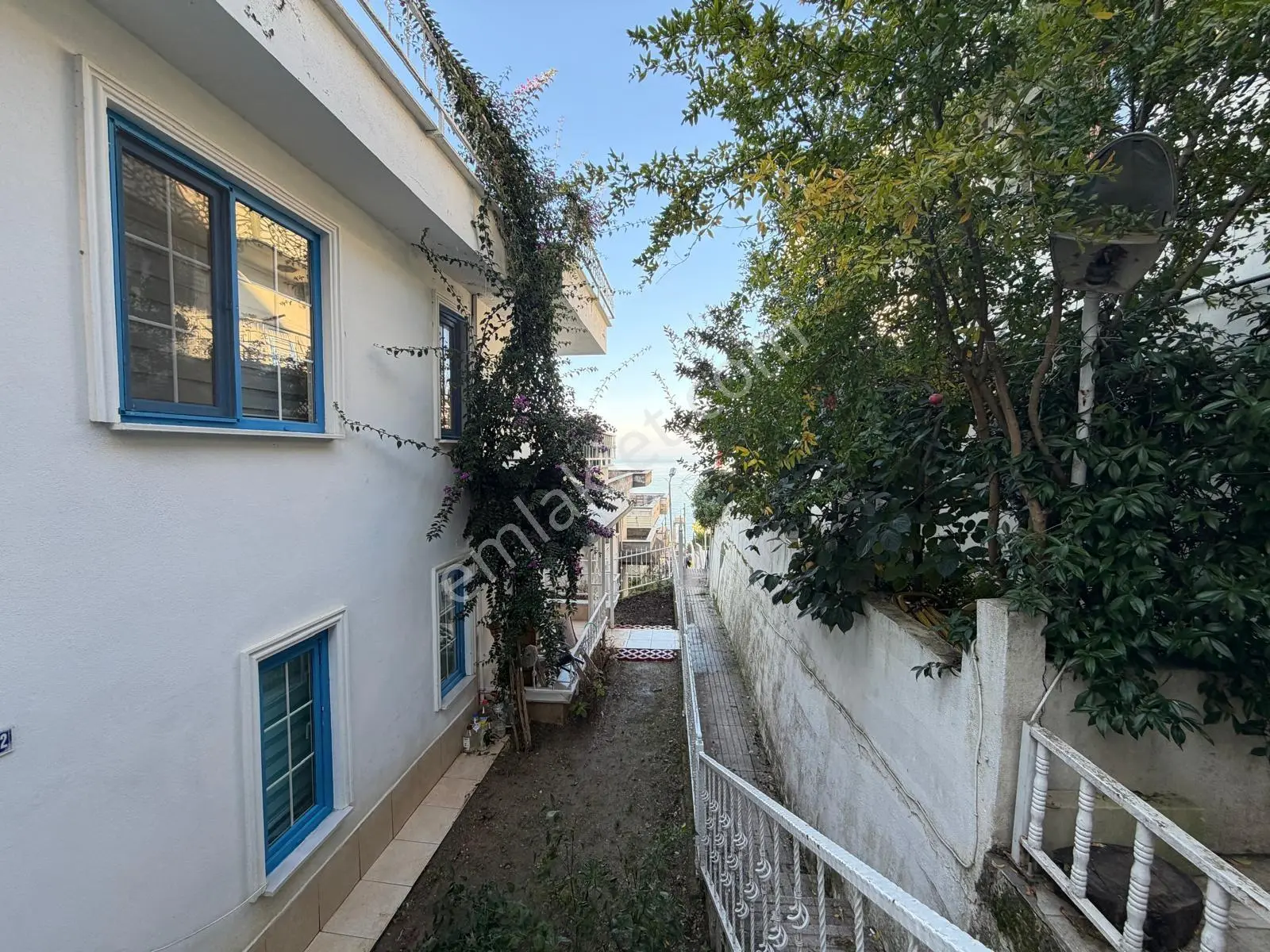 Çınarcık Koru Sümer Sitesinde Deniz Manzaralı Tripleks Villa — fotoğraf 3