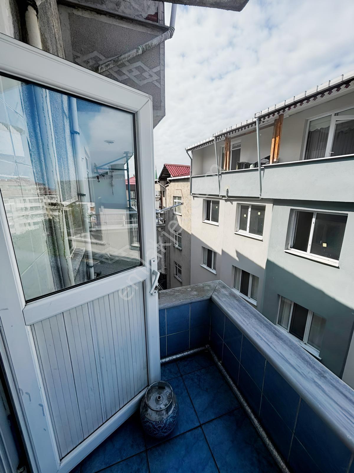 Cadde Üzerinde 3+1 Doğalgazlı Yatırımlık Daire — fotoğraf 6