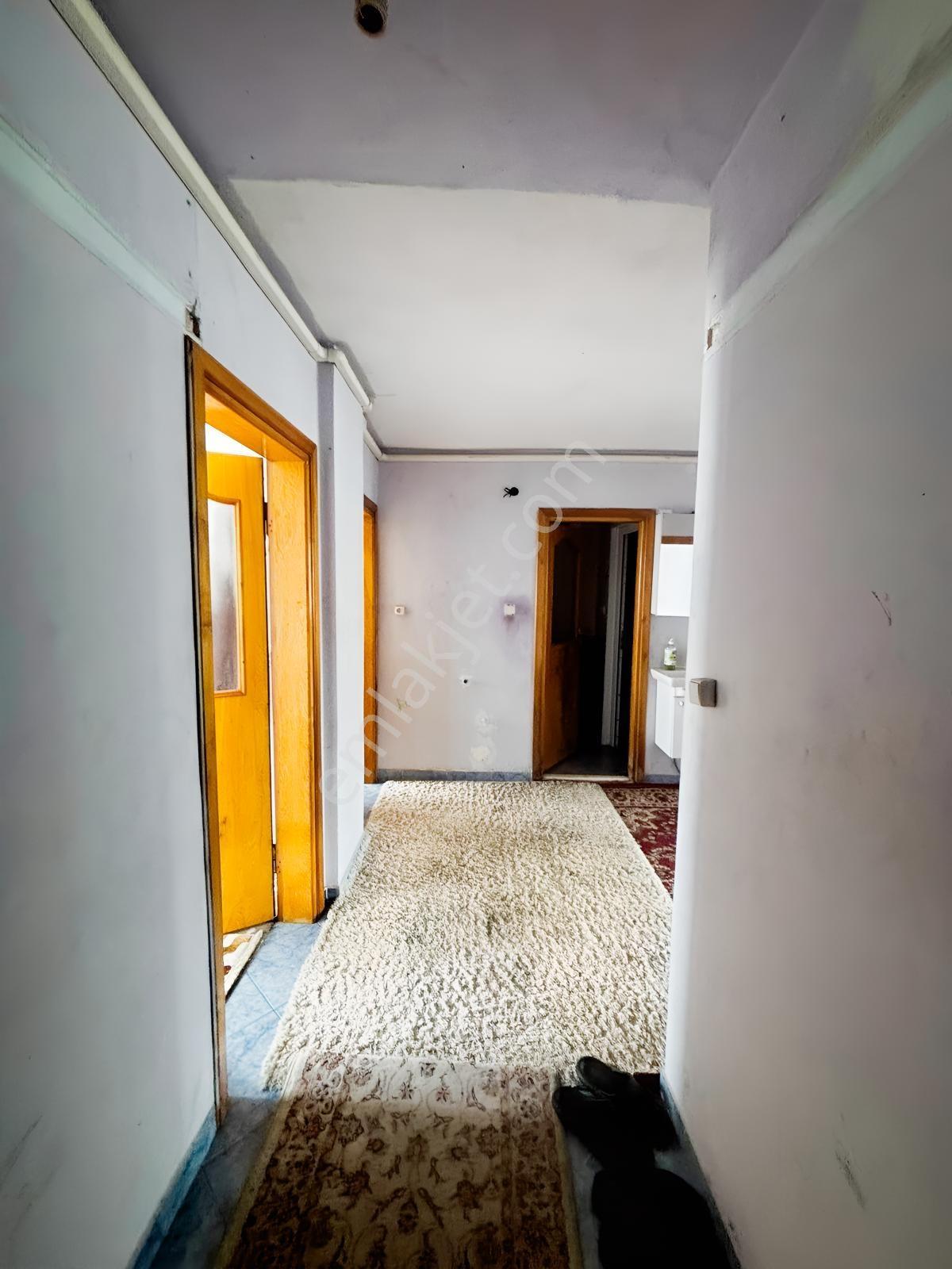 Cadde Üzerinde 3+1 Doğalgazlı Yatırımlık Daire — fotoğraf 15