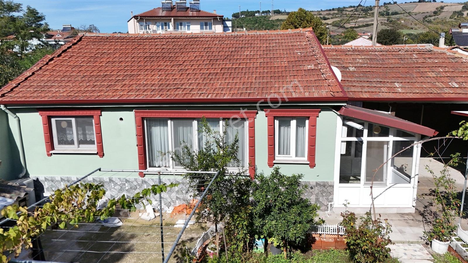 309 M² Bahçeli Müstakil Köy Evi Doğalgazlı 2 Yola Cephe Sarıköy