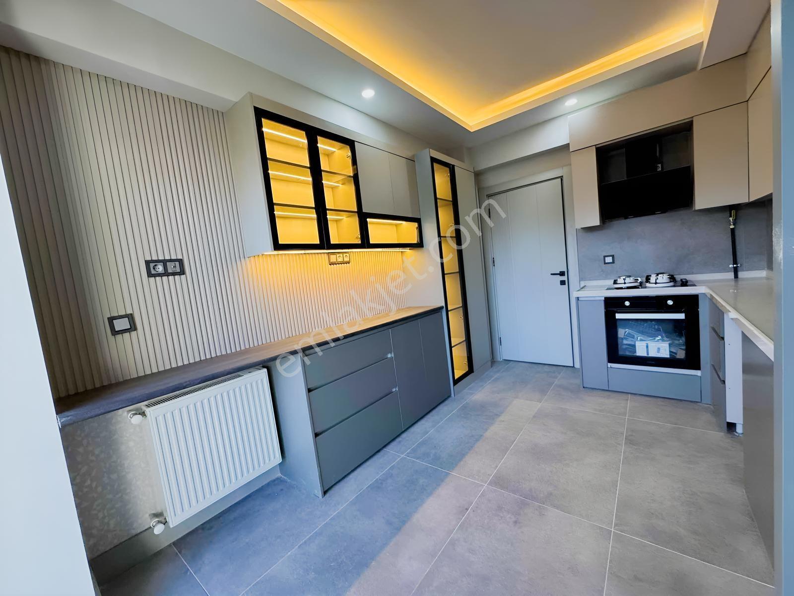 Bölgenin Ultra Lüks Sitesi 3+1 Satılık — fotoğraf 2