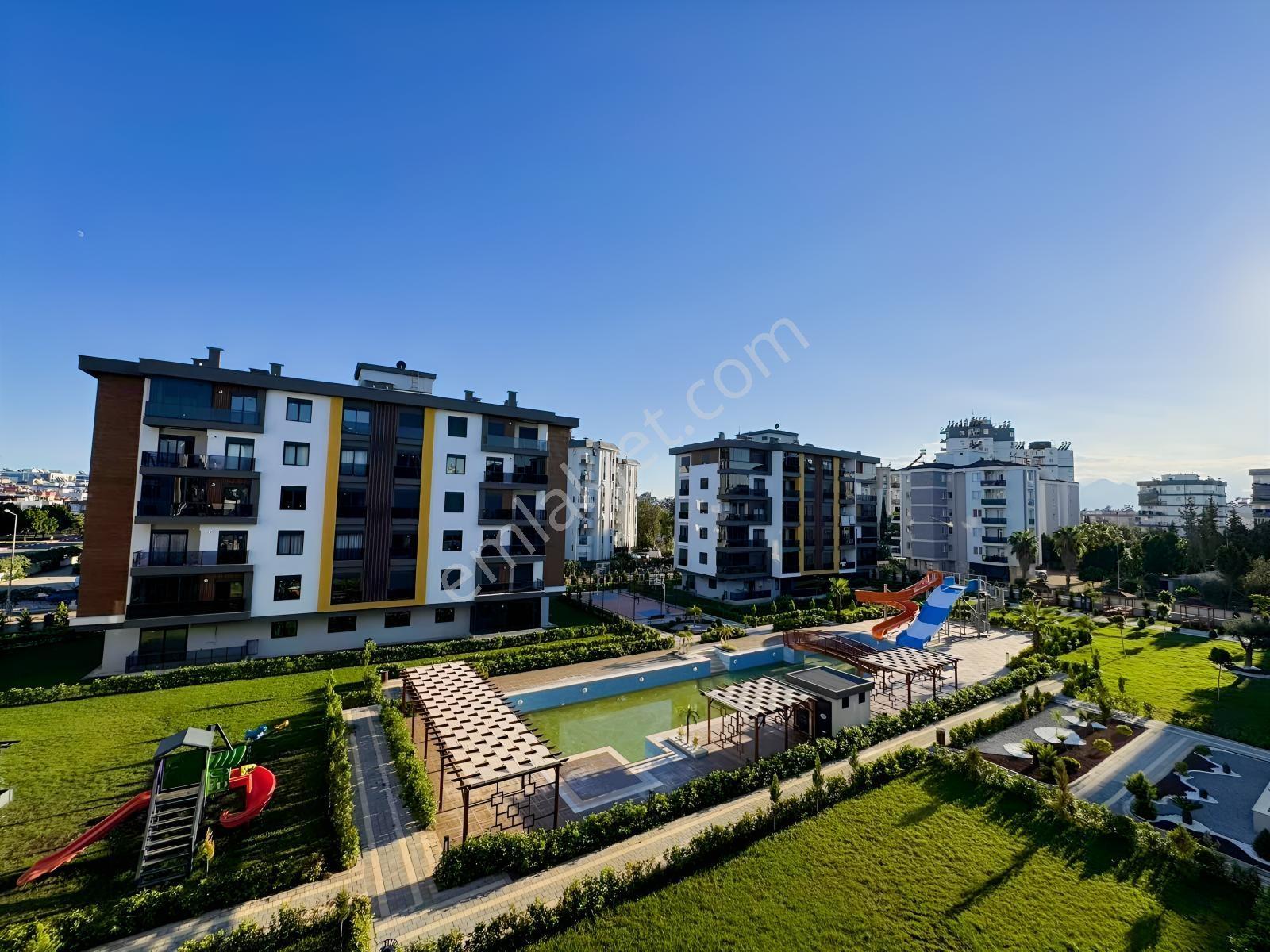 Bölgenin Ultra Lüks Sitesi 3+1 Satılık — fotoğraf 13