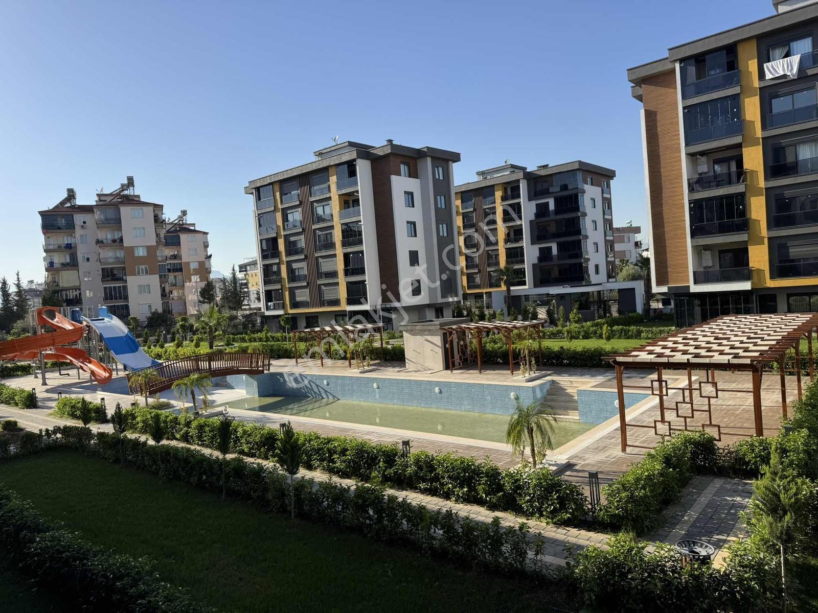 Bölgenin Ultra Lüks Sitesi 3+1 Satılık — fotoğraf 23