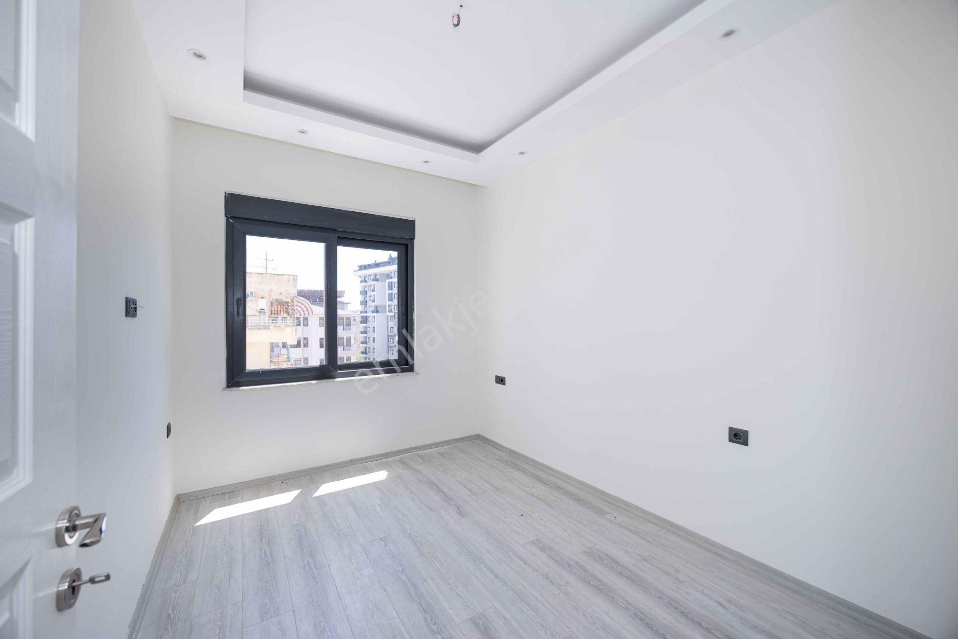 Alanya Güllerpınarında Denize 700 M Lüks Kompleks 2+1 Daire — fotoğraf 4
