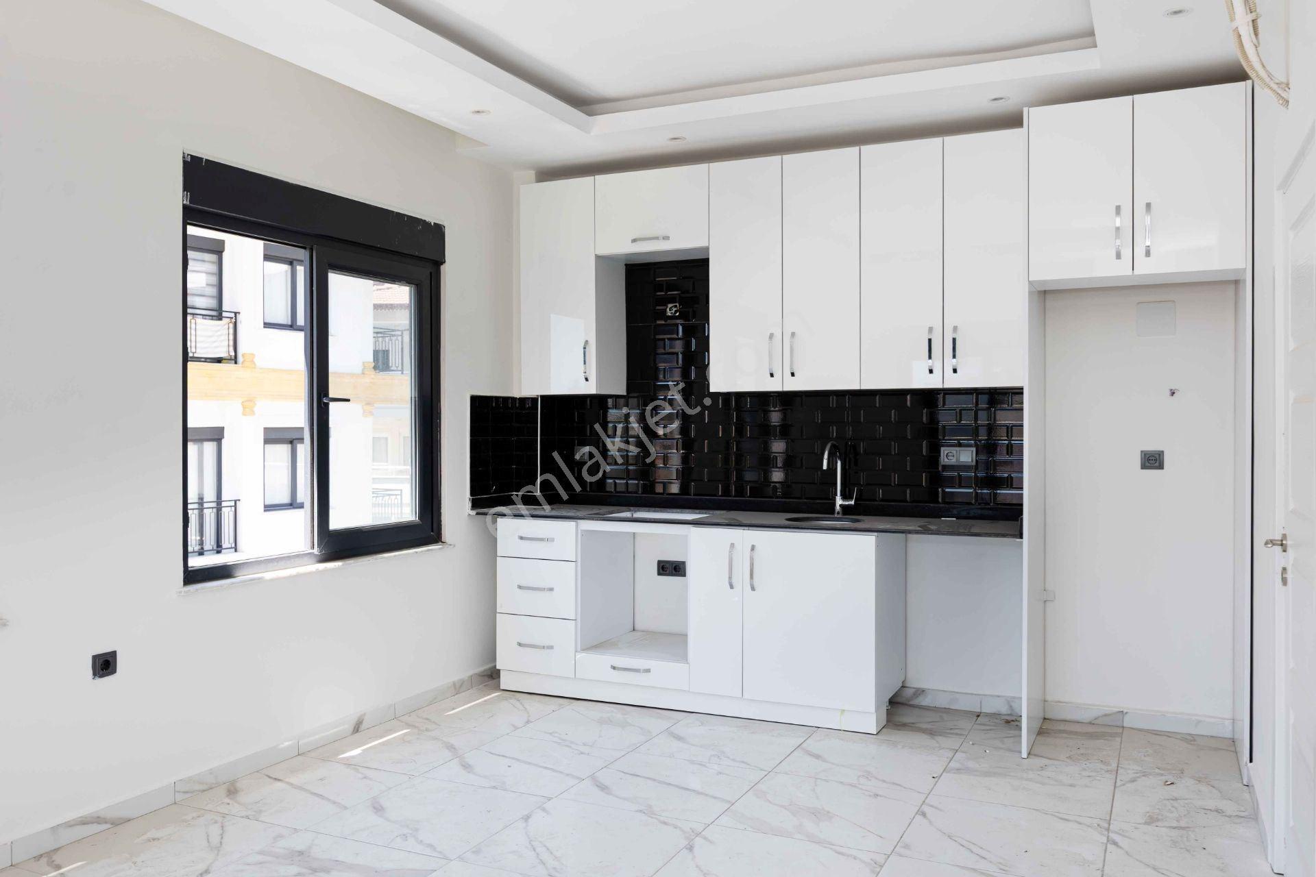 Alanya Güllerpınarında Denize 700 M Lüks Kompleks 2+1 Daire — fotoğraf 6