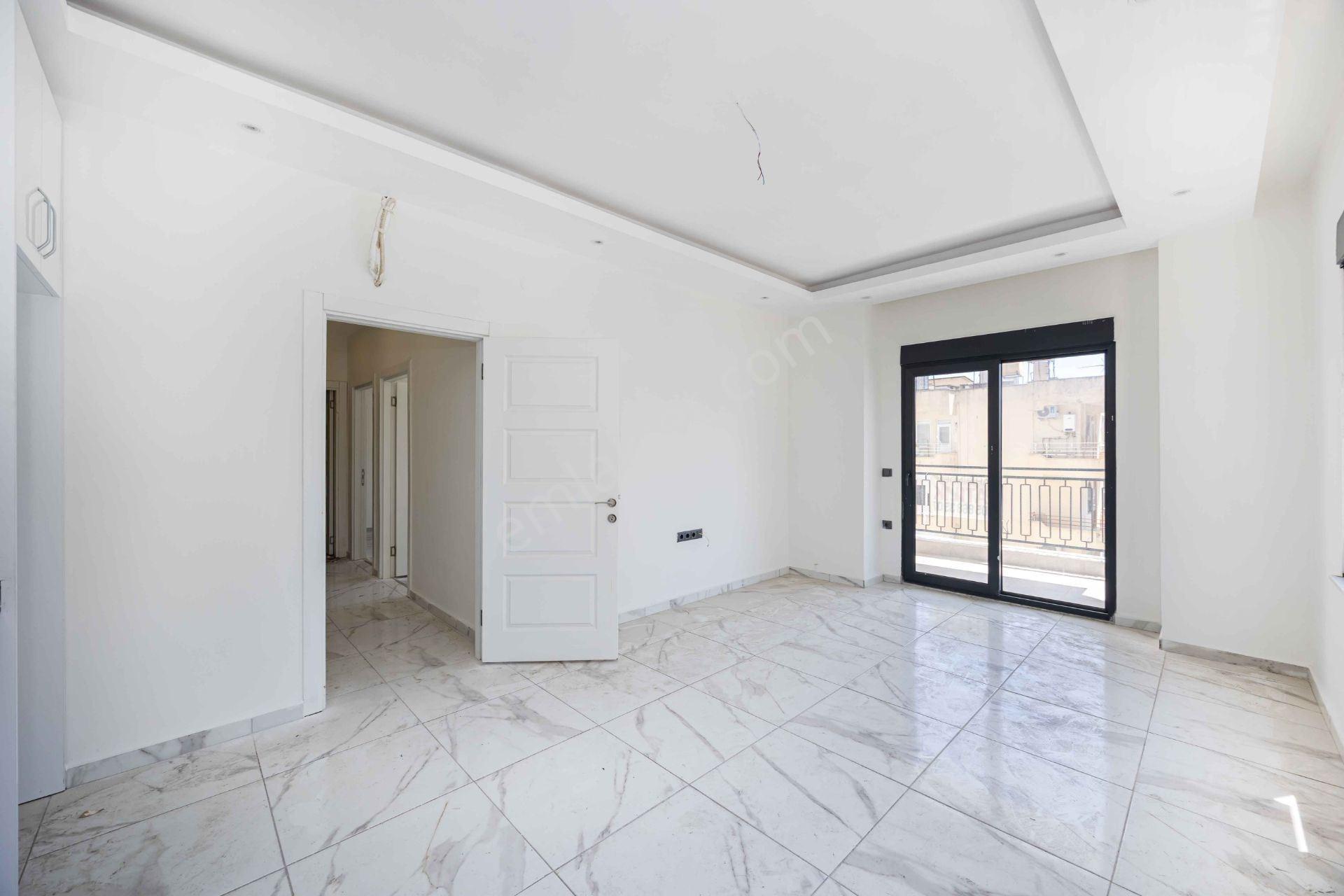 Alanya Güllerpınarında Denize 700 M Lüks Kompleks 2+1 Daire — fotoğraf 17