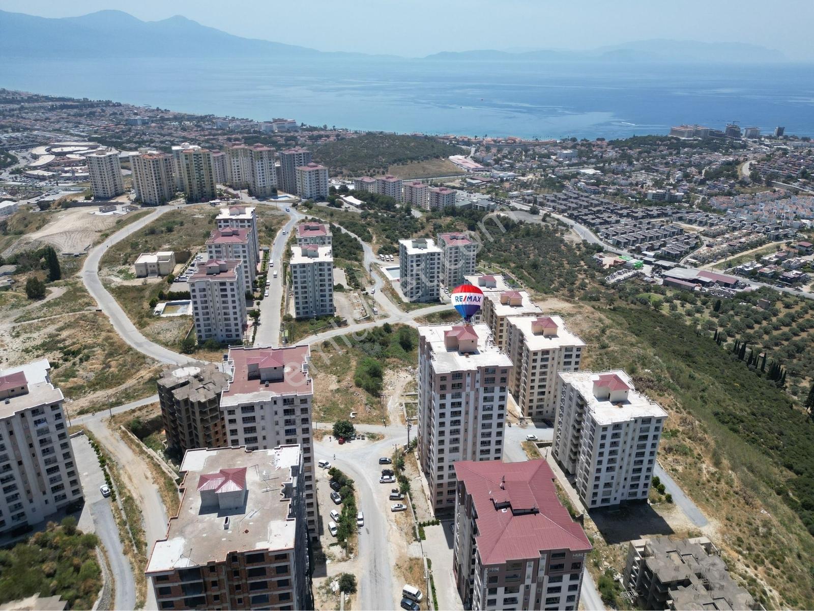 Kuşadası Uydu Kent'de Satılık 4. Kat'da Daire... — fotoğraf 3