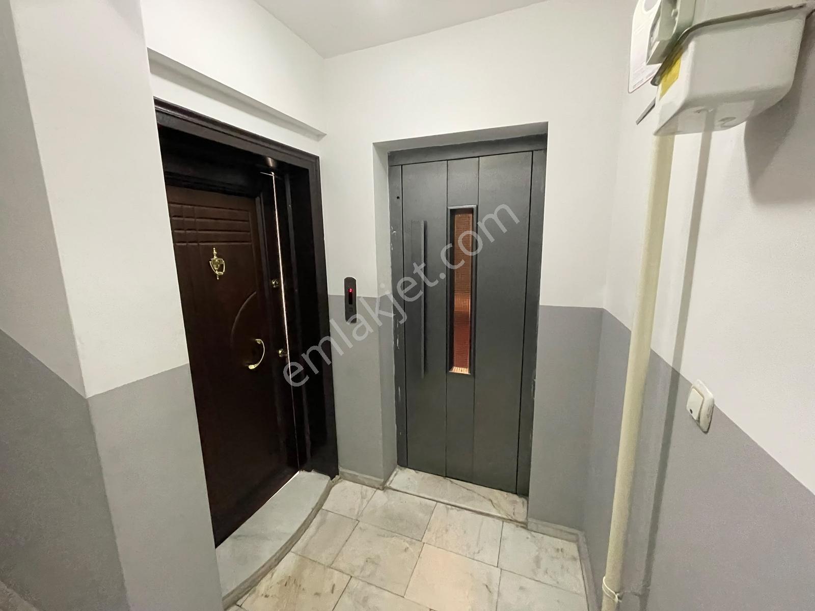 Karşıyaka Da Asansörlü, Çift Cephe Ferah Satılık 3+1 Daire F104 — fotoğraf 3