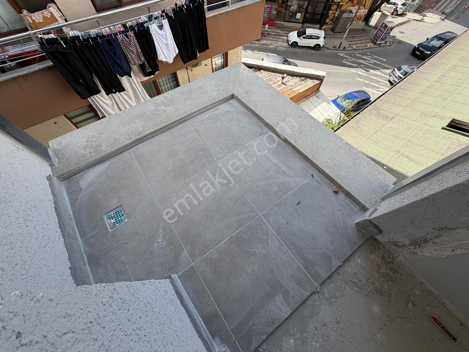 F-l Emlaktan Emaar Avm Libadiye Ve Acıbadem Metrobüs Yakını 2+1 — fotoğraf 6