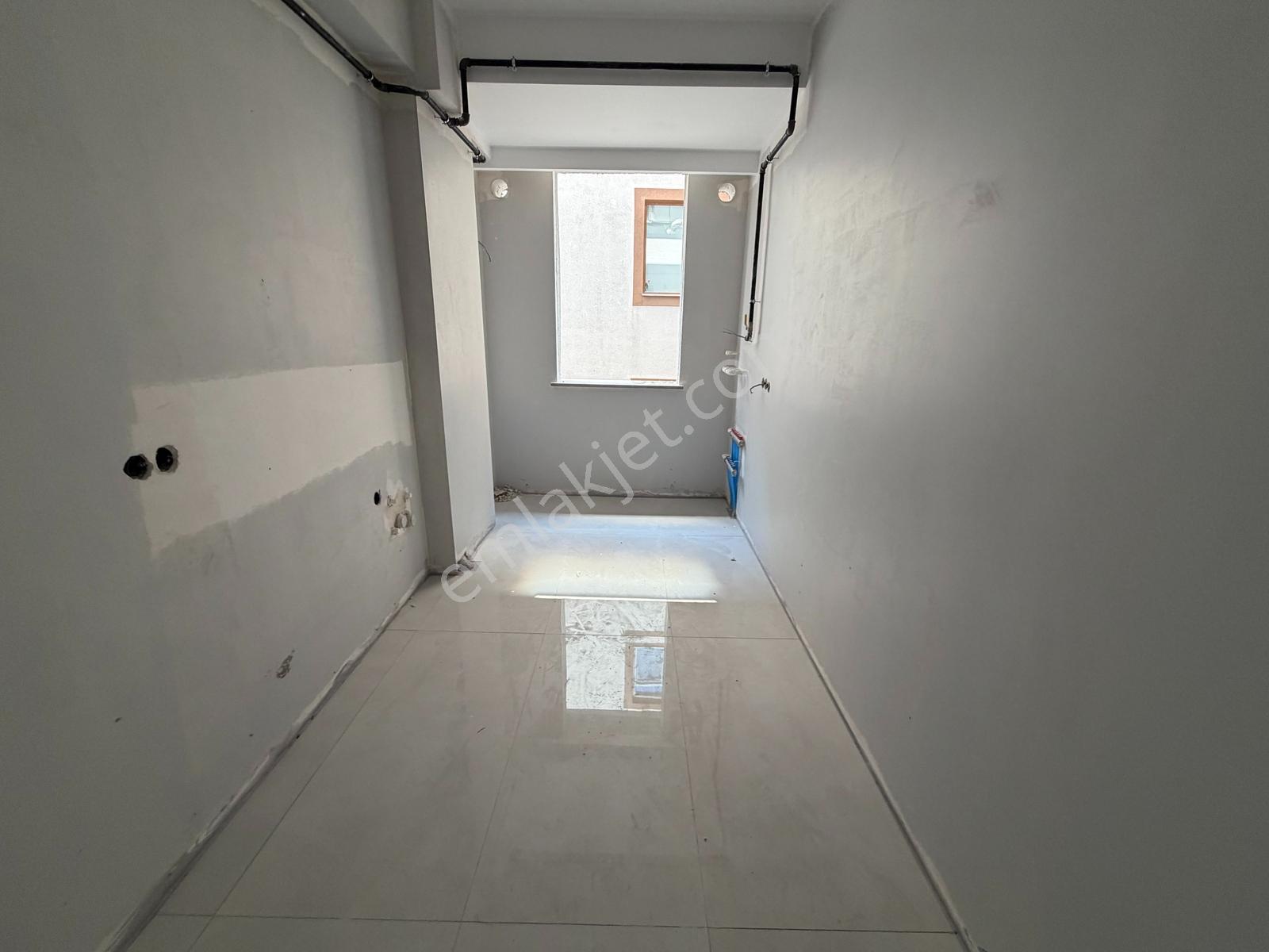 F-l Emlaktan Emaar Avm Libadiye Ve Acıbadem Metrobüs Yakını 2+1 — fotoğraf 11