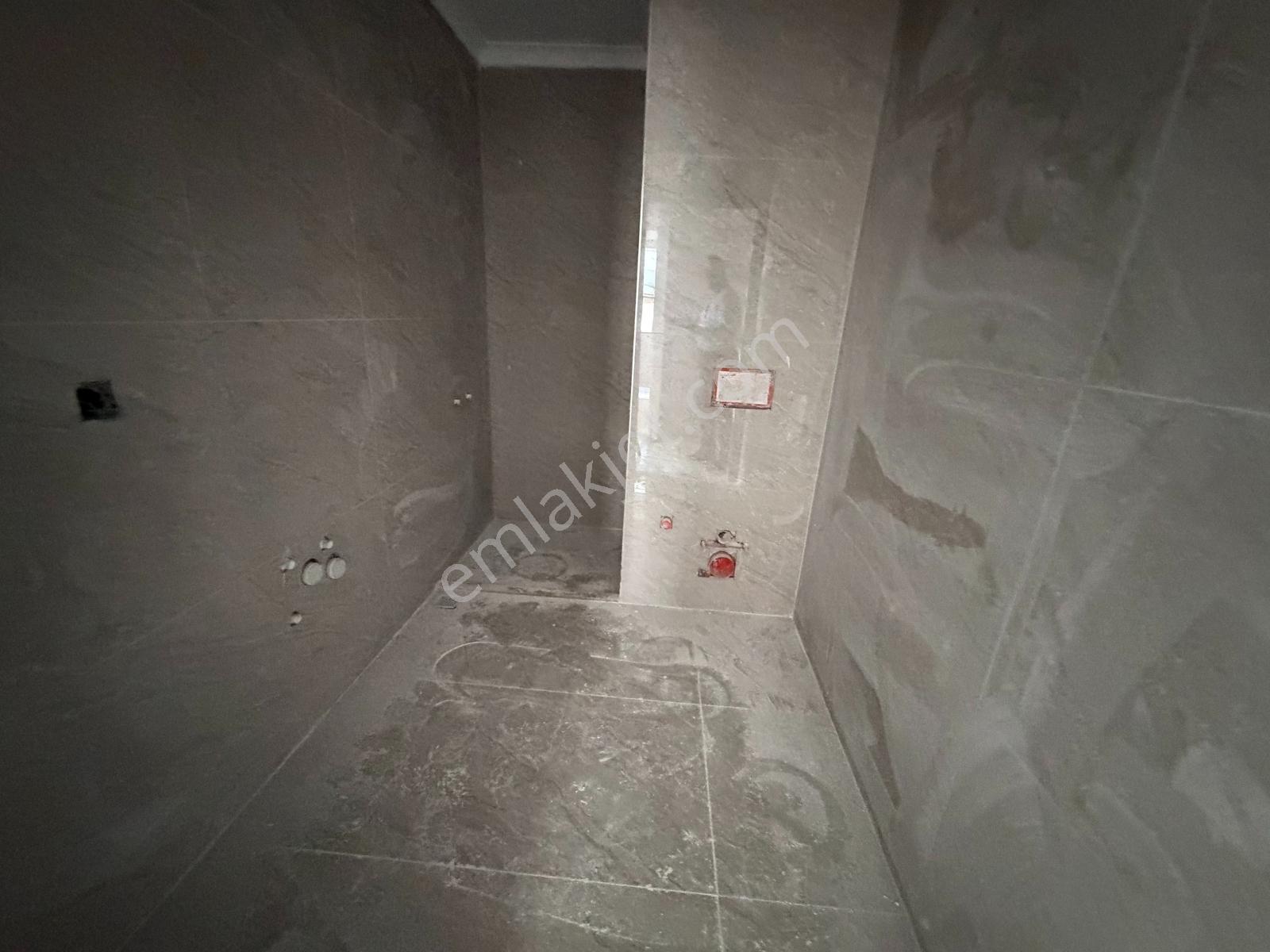 F-l Emlaktan Emaar Avm Libadiye Ve Acıbadem Metrobüs Yakını 2+1 — fotoğraf 12