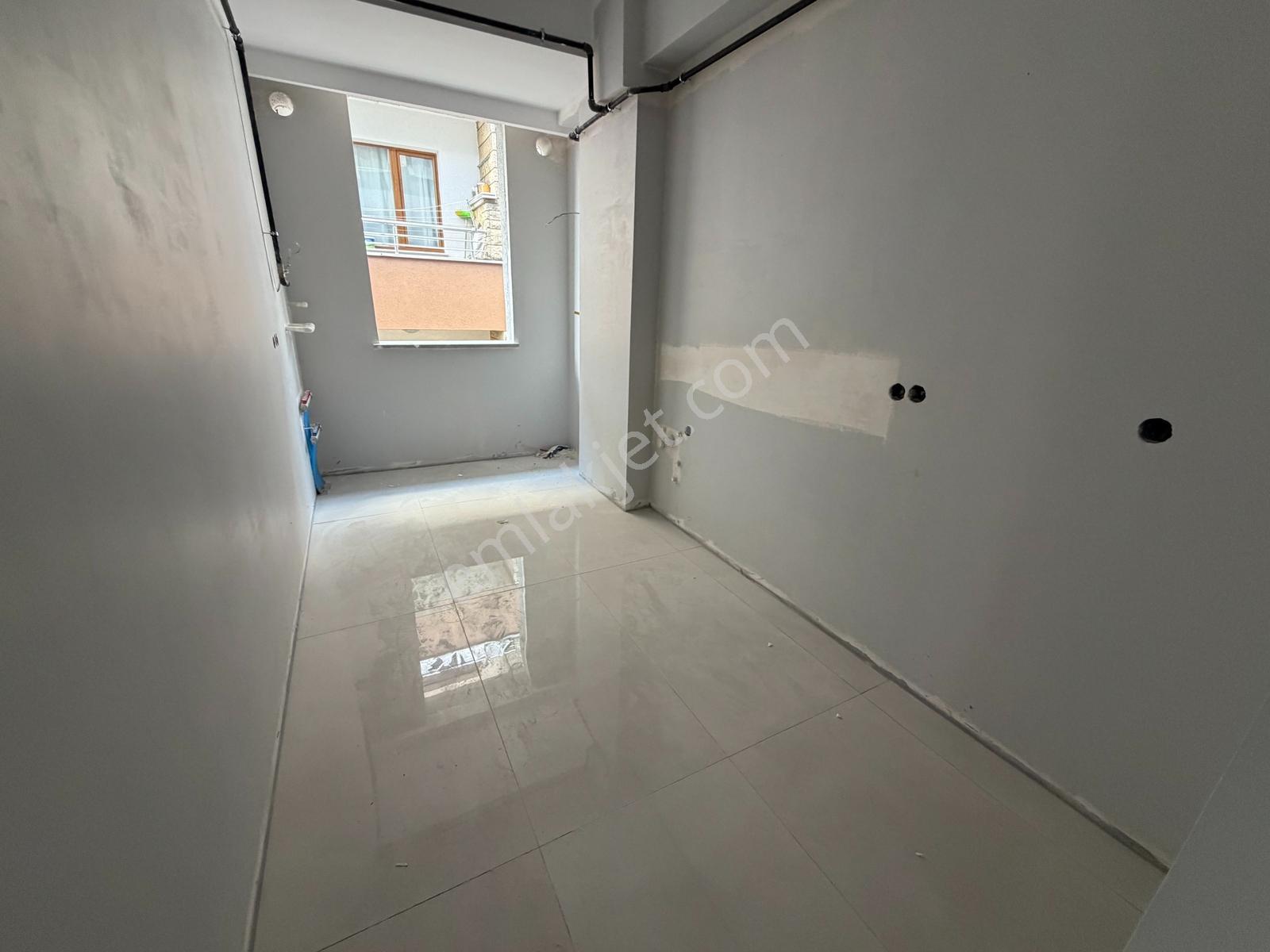 F-l Emlaktan Emaar Avm Libadiye Ve Acıbadem Metrobüs Yakını 2+1 — fotoğraf 17