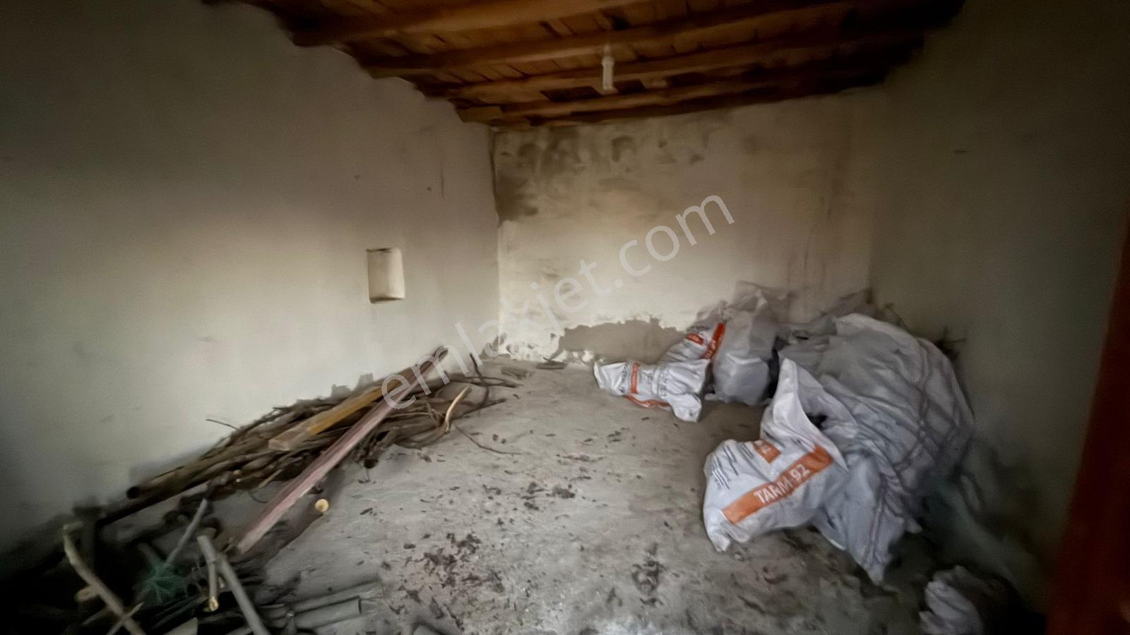 Kozaklı Merkezde 930 M² Bahçeli, 10 Odalı, 3 Adet 1+1 Var — fotoğraf 8