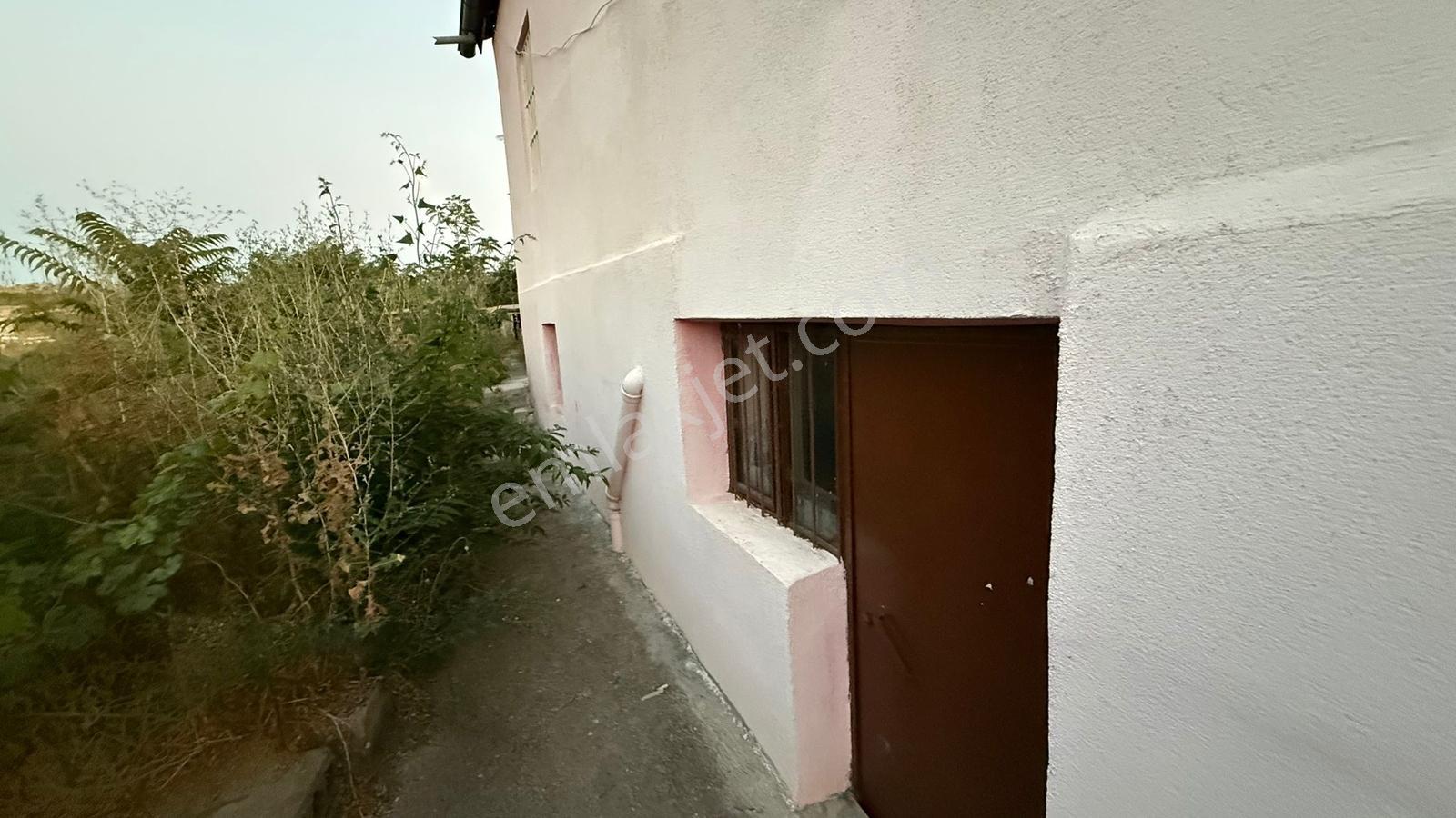 Kozaklı Merkezde 930 M² Bahçeli, 10 Odalı, 3 Adet 1+1 Var — fotoğraf 11