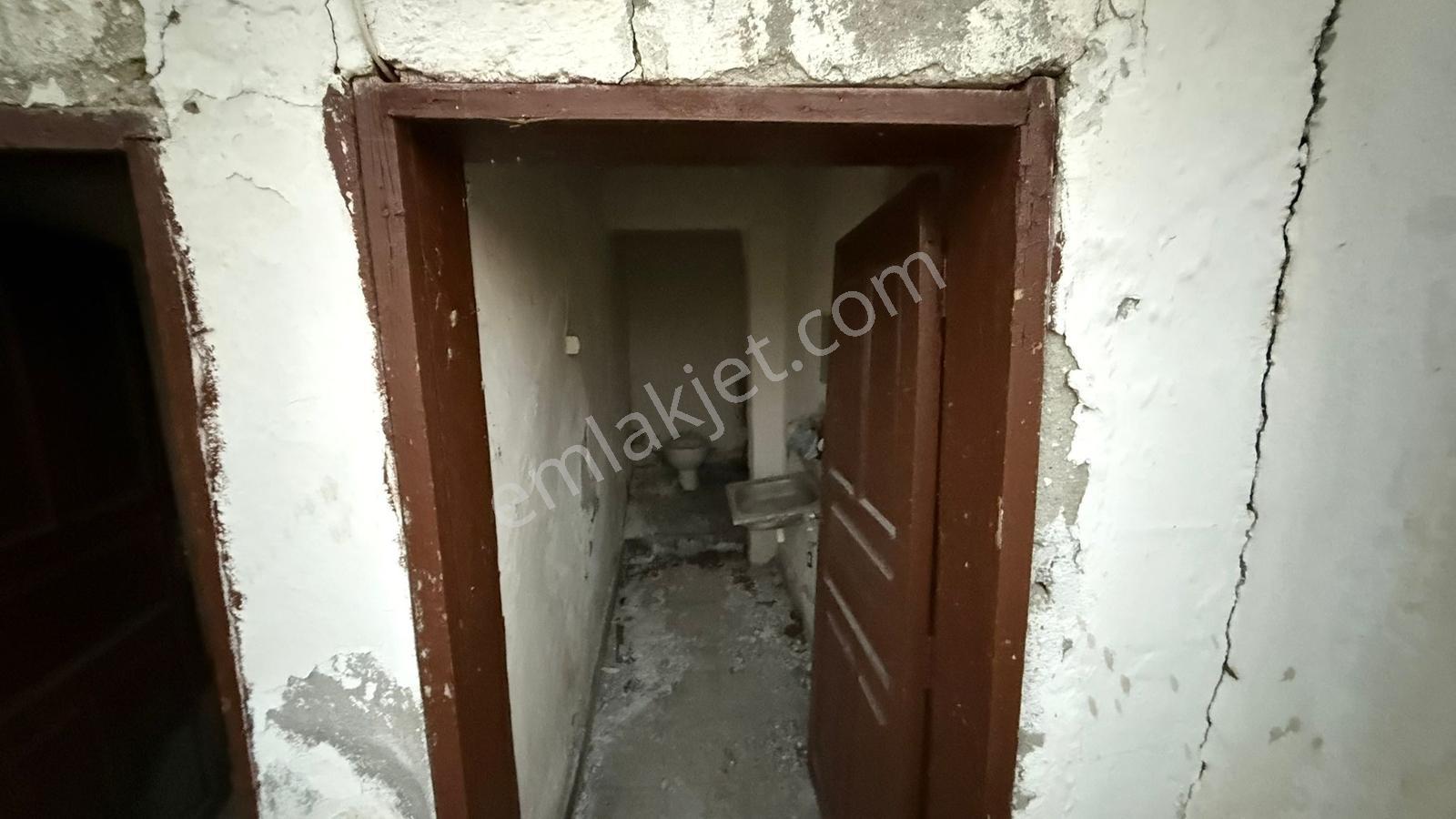 Kozaklı Merkezde 930 M² Bahçeli, 10 Odalı, 3 Adet 1+1 Var — fotoğraf 14