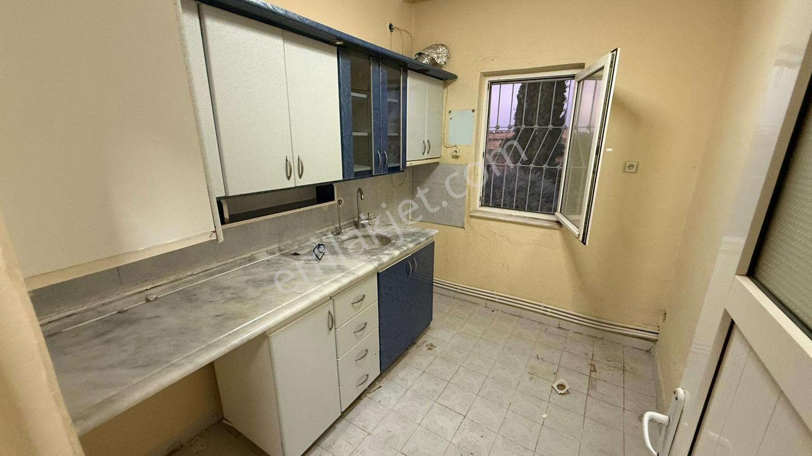 Kozaklı Merkezde 930 M² Bahçeli, 10 Odalı, 3 Adet 1+1 Var — fotoğraf 18
