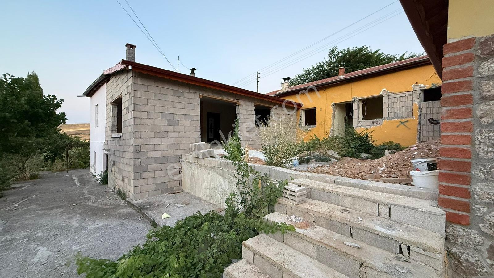 Kozaklı Merkezde 930 M² Bahçeli, 10 Odalı, 3 Adet 1+1 Var — fotoğraf 30