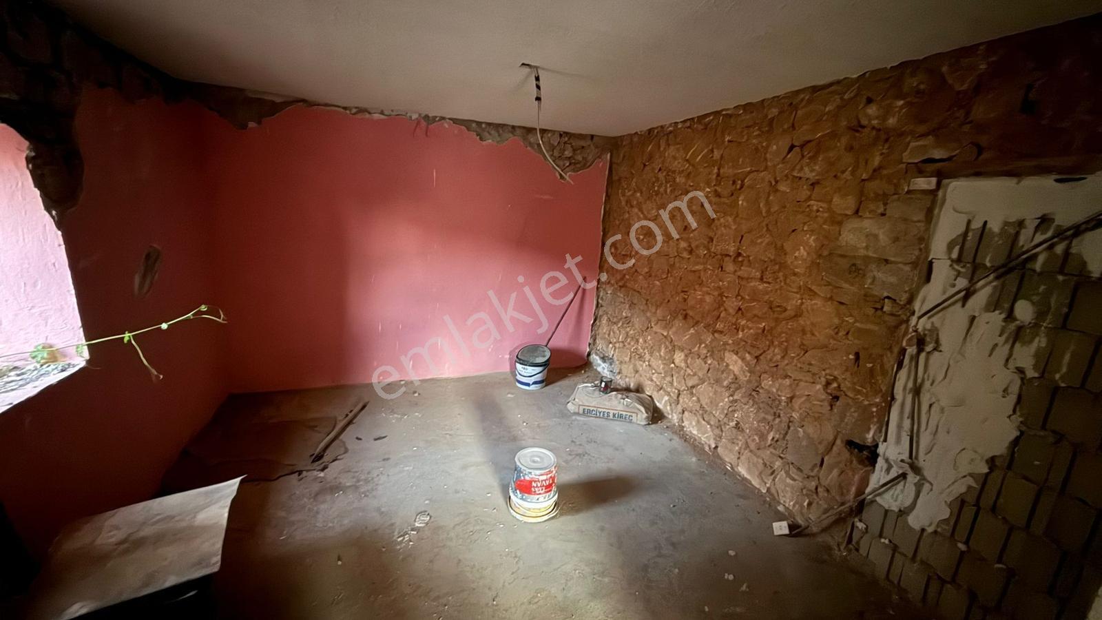 Kozaklı Merkezde 930 M² Bahçeli, 10 Odalı, 3 Adet 1+1 Var — fotoğraf 31