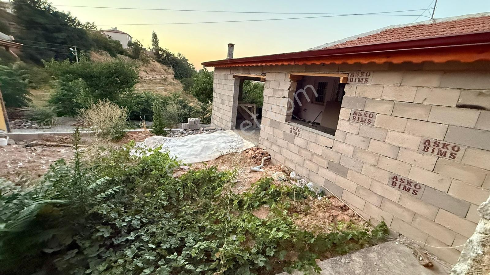 Kozaklı Merkezde 930 M² Bahçeli, 10 Odalı, 3 Adet 1+1 Var — fotoğraf 34