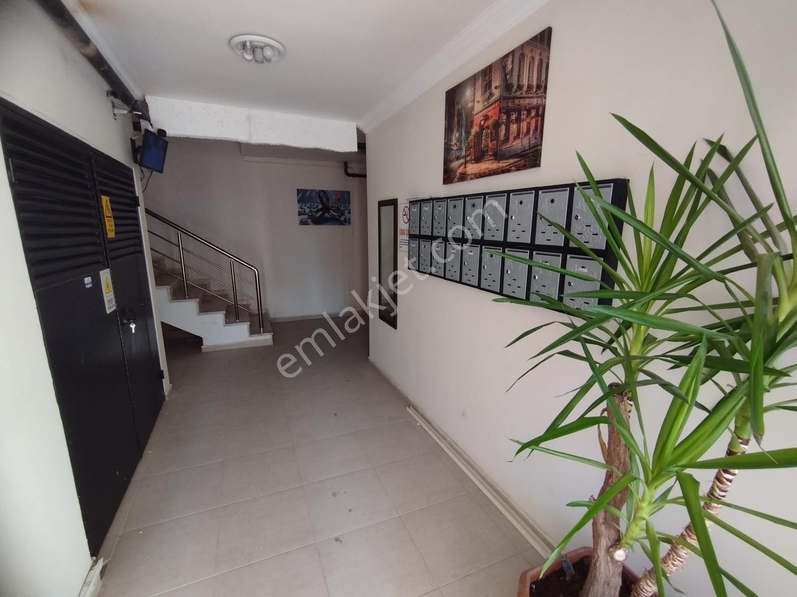 Huzur'dan Mithatpaşa Mah.de 3+1 Ebeveny Banyolu Doğalgazlı Daire — fotoğraf 3