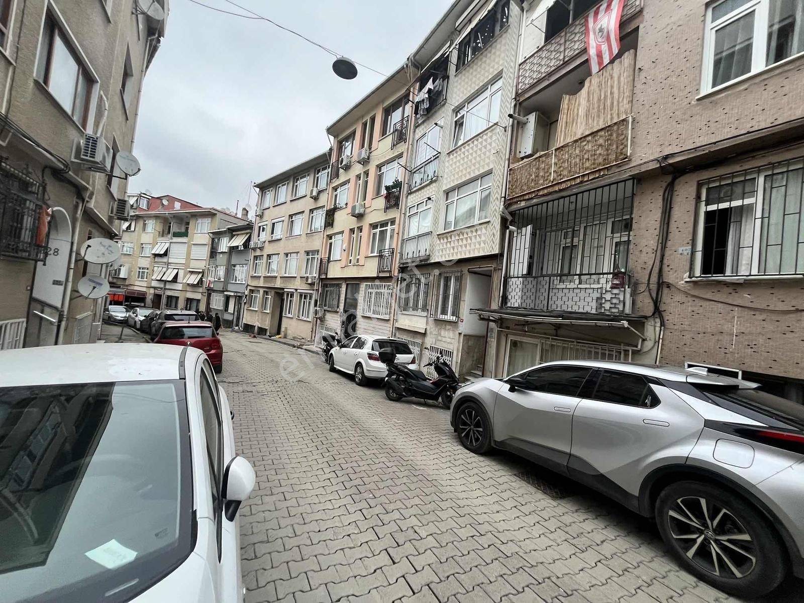 Aktaş'tan Cuma Pazarı Sokağı Üzerinde,2+1 75m2 Yüksek Giriş — fotoğraf 4