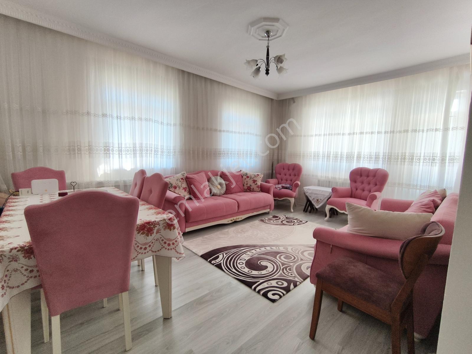 Yeni Rota'dan Merkezi Konumda Satlık Geniş 3+1 Daire — fotoğraf 4