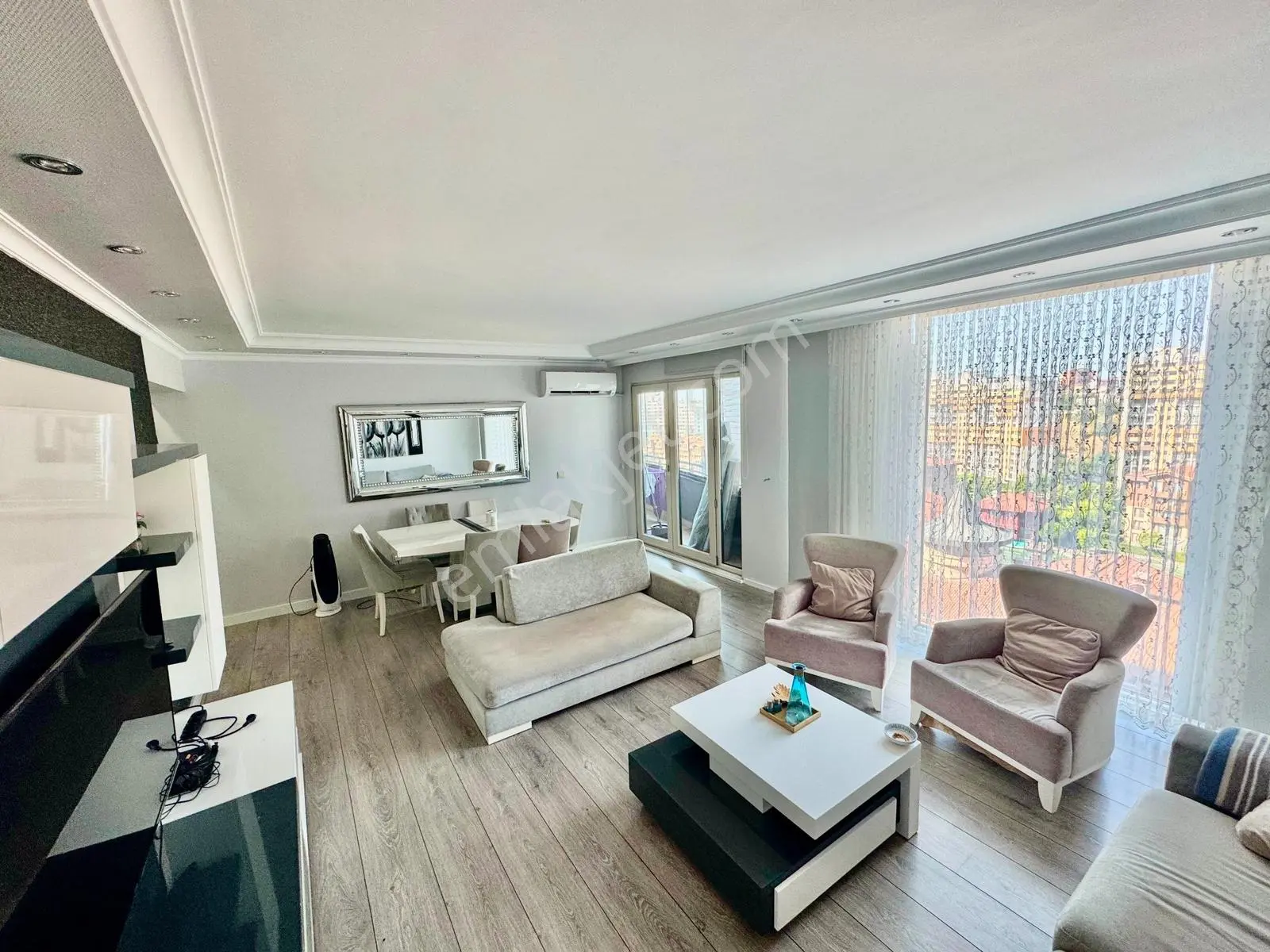 Bosphorus Cityde Manzaralı, 7. Kat, Lüks Eşyalı 3+1 141 M² — fotoğraf 3