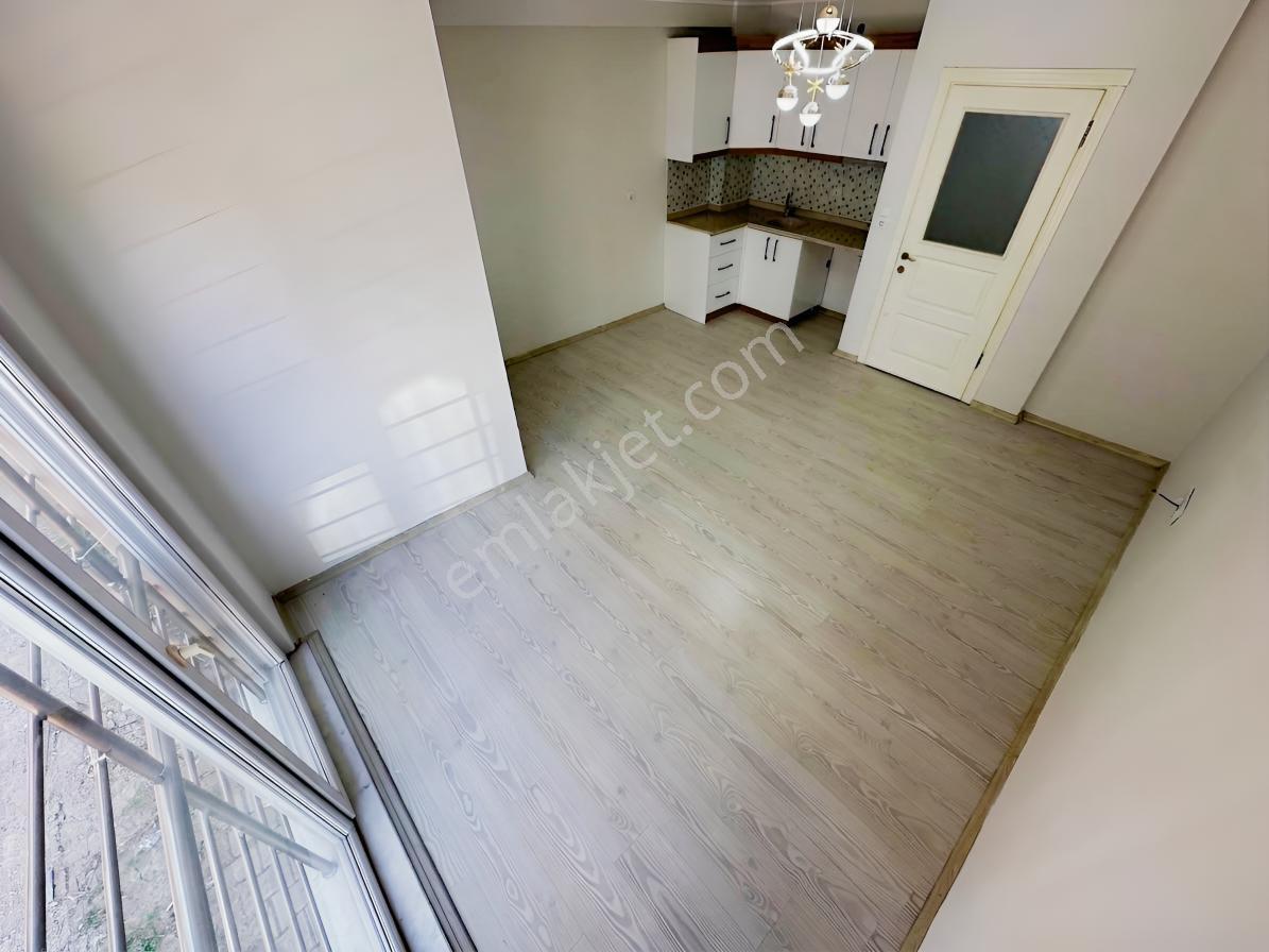 Kostak Gayrimenkul'den Akçay Merkez'de Özel Kullanımlı 2+1 Daire — fotoğraf 4