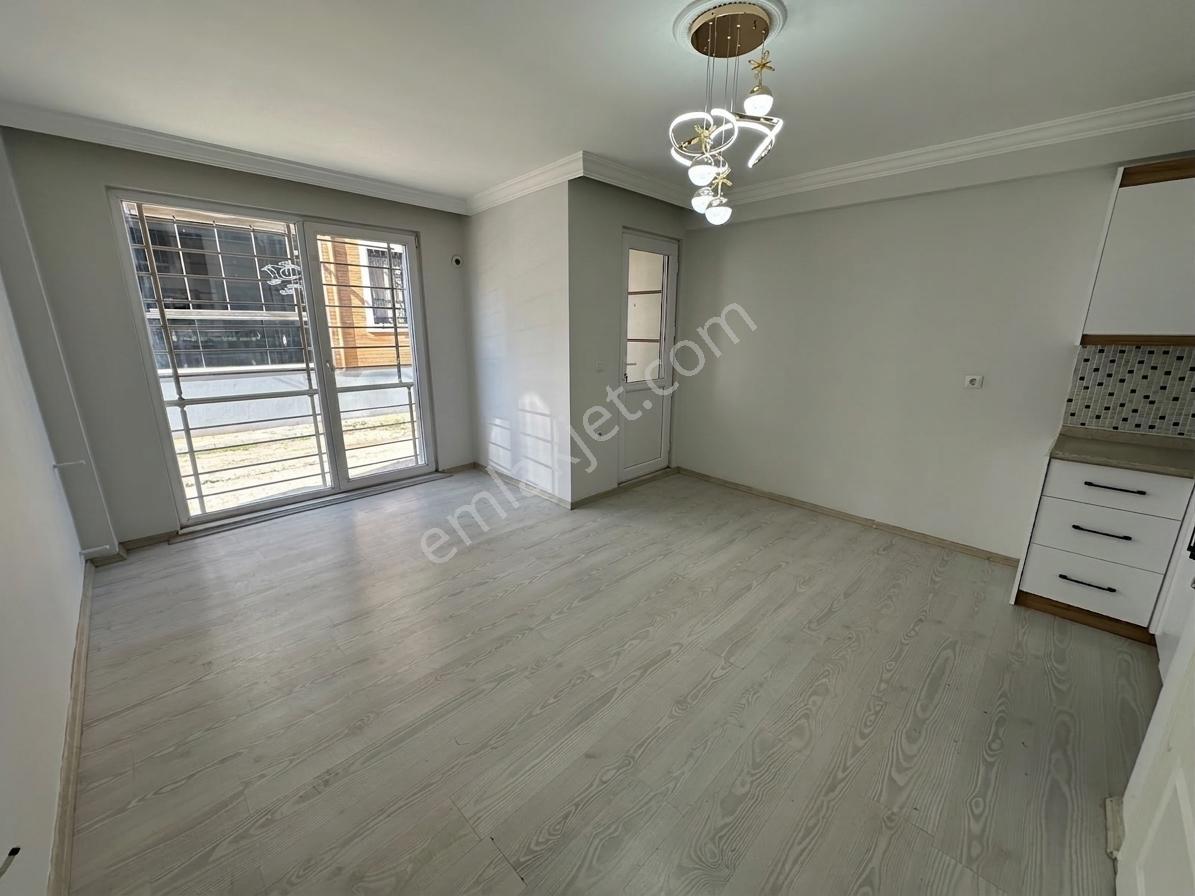 Kostak Gayrimenkul'den Akçay Merkez'de Özel Kullanımlı 2+1 Daire — fotoğraf 7