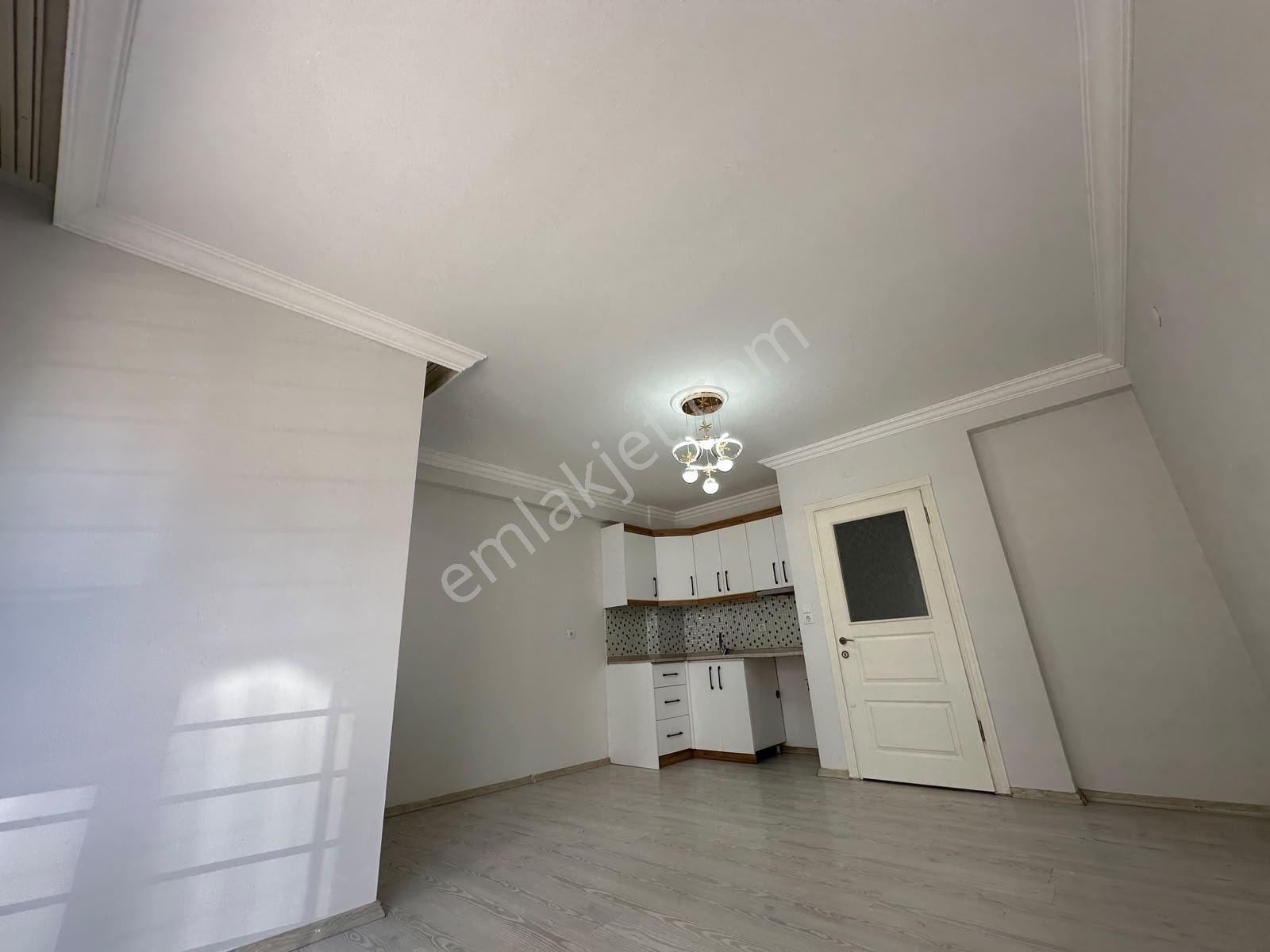 Kostak Gayrimenkul'den Akçay Merkez'de Özel Kullanımlı 2+1 Daire — fotoğraf 9