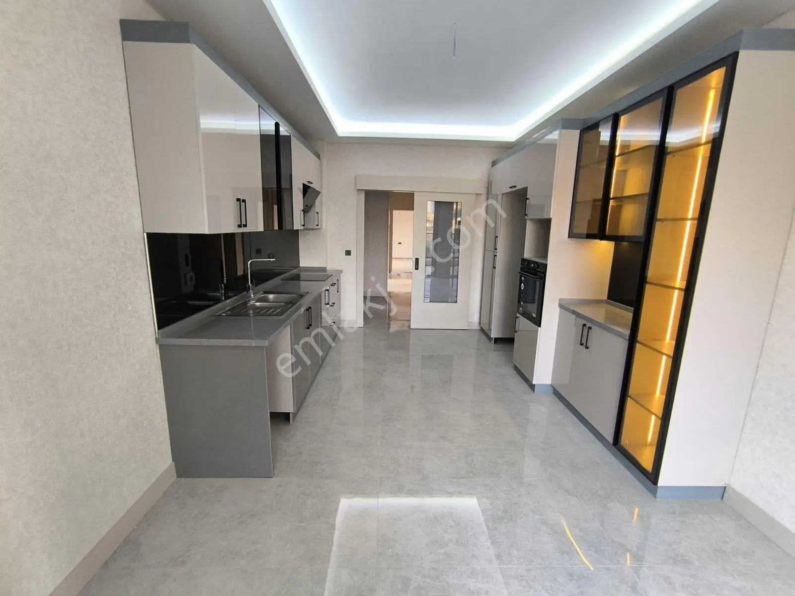 Ovacık Merkezde Harika Konum Ara Kat Ultra Lüks 4+1 Satılık — fotoğraf 3