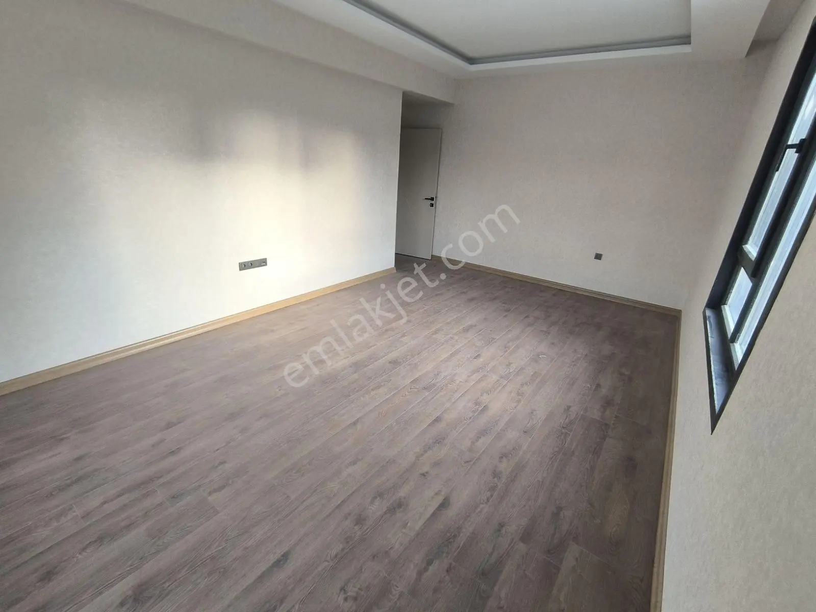 Ovacık Merkezde Harika Konum Ara Kat Ultra Lüks 4+1 Satılık — fotoğraf 12