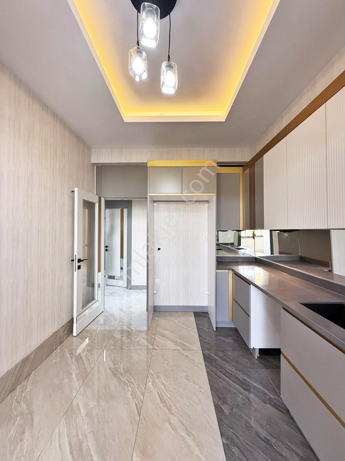 Fıstıklık'ta Nezih Konum Site İçi Yer.ısıtma Cam Balkn Bakmlı2+1 — fotoğraf 24