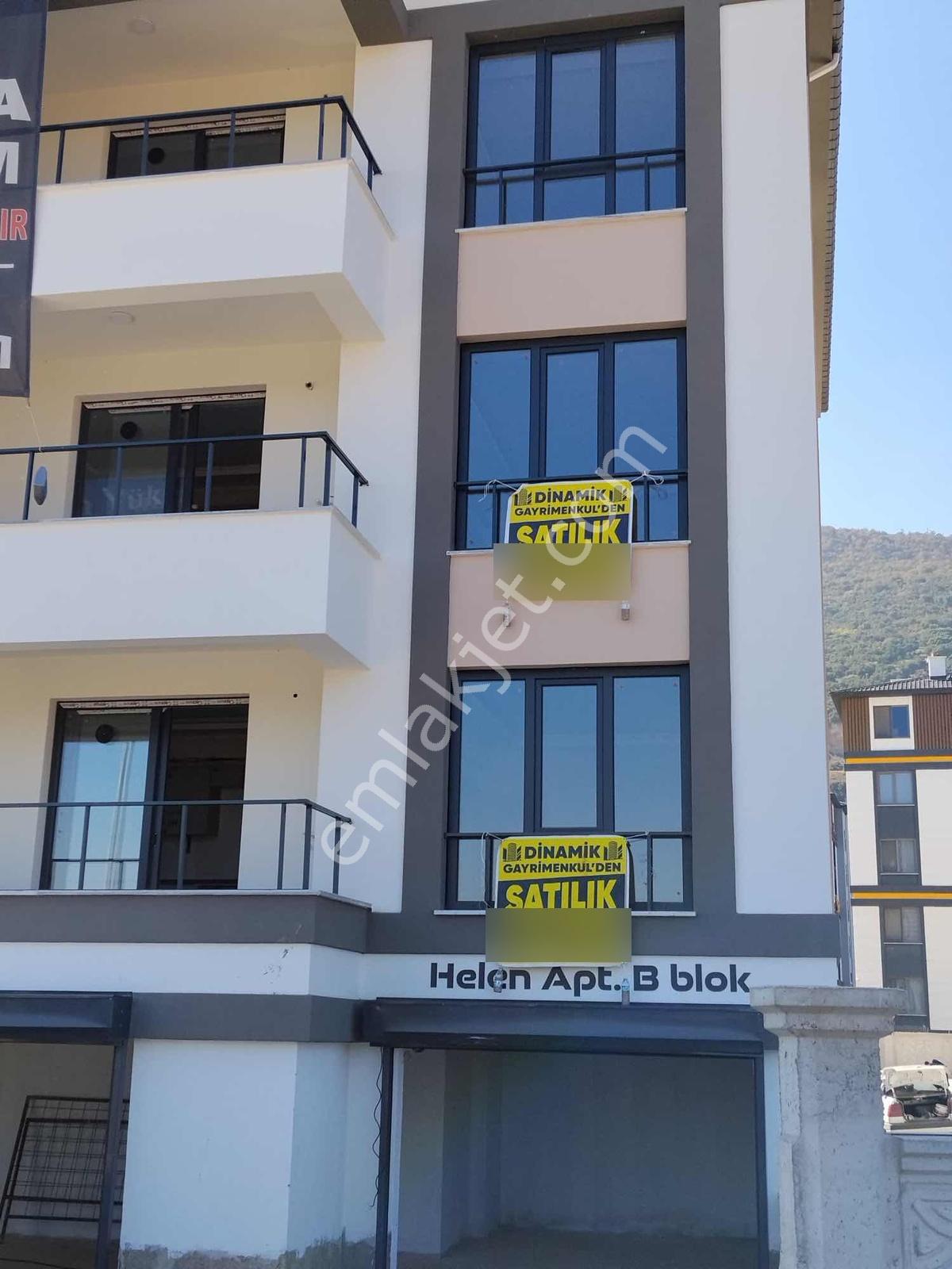 Dinamikten Yarenlerde Satlık Garajlı Daireler